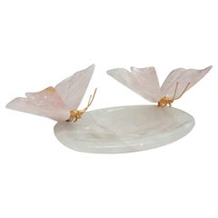 Coupe en cristal de roche avec paire de papillons en quartz rose 