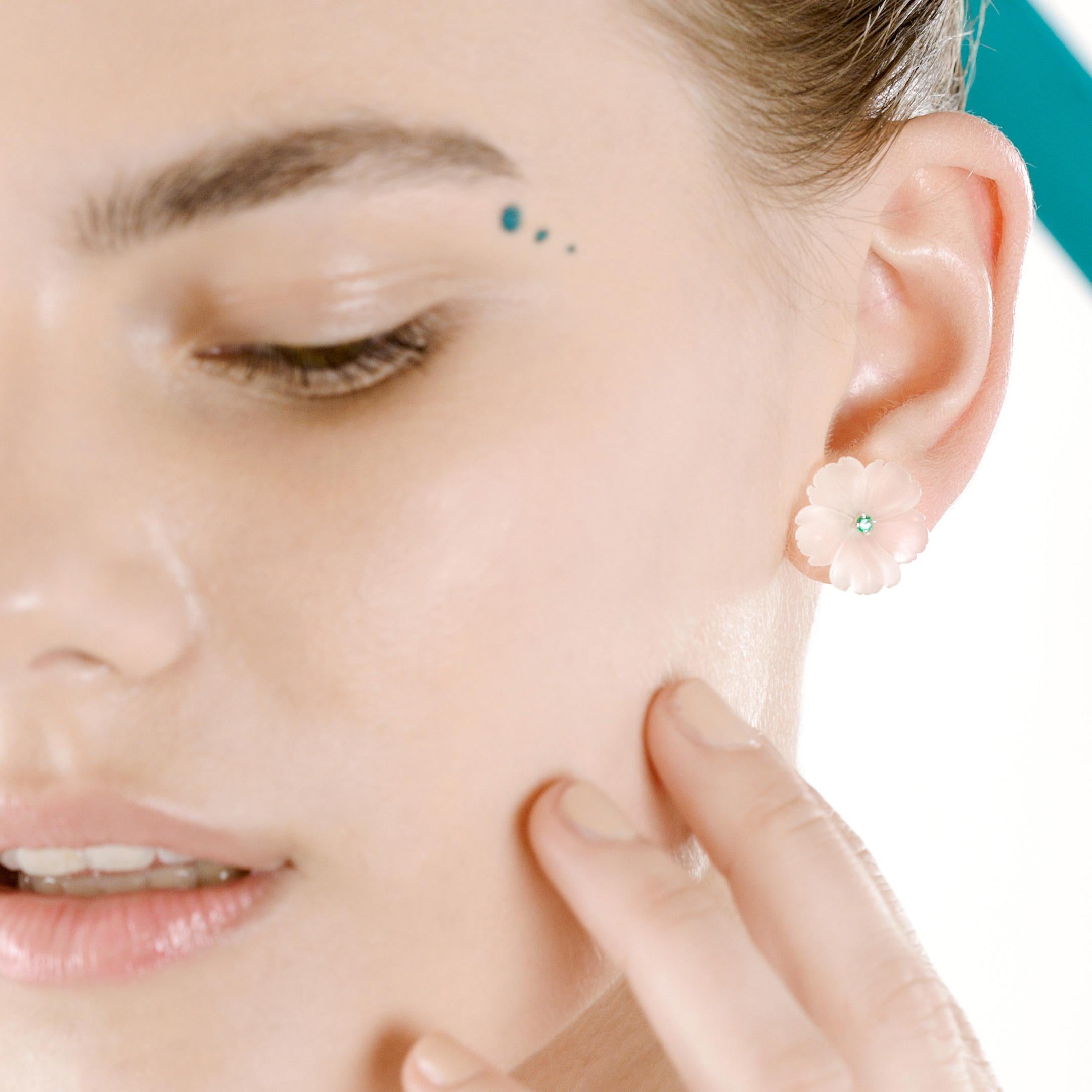 Bergkristall geschnitzte Blume Smaragd 18 Karat Gold Tropfen Halskette Intini Juwelen im Angebot 9