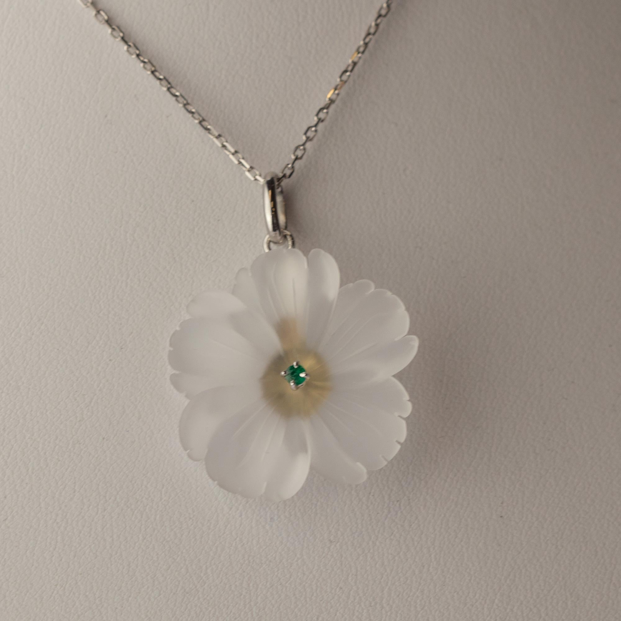 Bergkristall geschnitzte Blume Smaragd 18 Karat Gold Tropfen Halskette Intini Juwelen im Angebot 2
