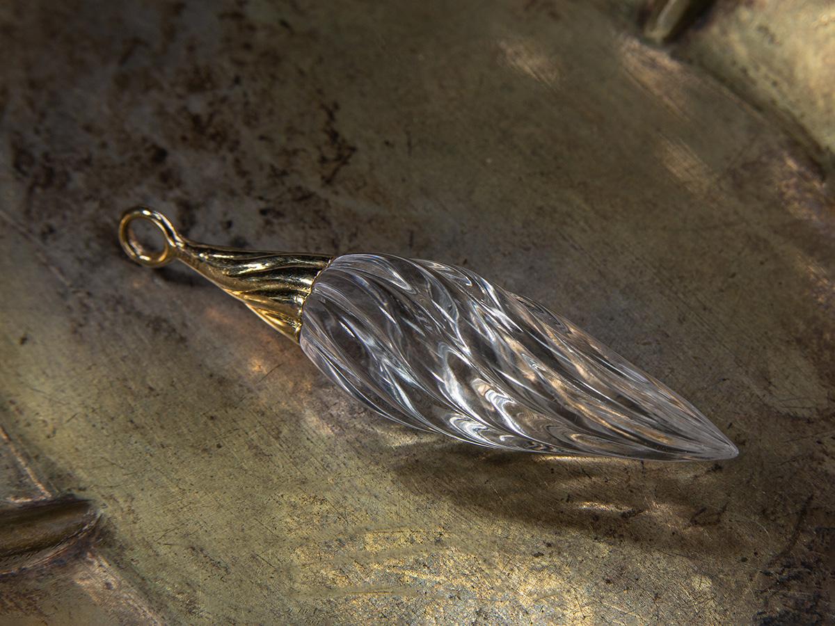 Rock Crystal Carving Gold Pendant Art Nouveau Style Necklace für Damen oder Herren im Angebot