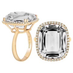 Ring aus 18 Karat Gelbgold mit Bergkristall und Diamanten im Kissenschliff