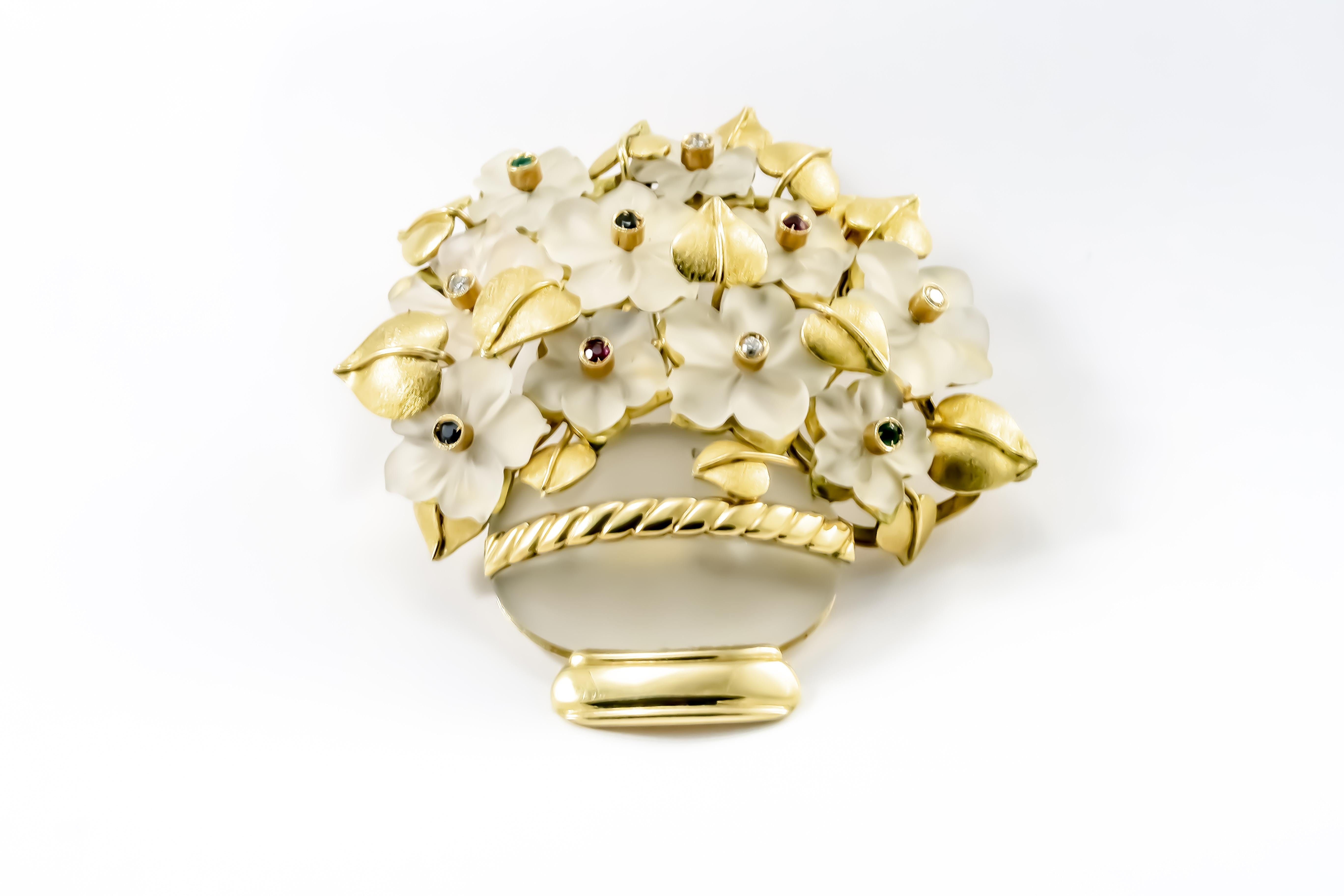 Rock Crystal, Diamond, Sapphire, Rubies Flower 18 Karat Yellow Gold Brooch In New Condition For Sale In Cosenza, Italia