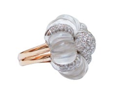 Anello in cristallo di rocca, diamanti, oro bianco e oro rosa 14 carati.