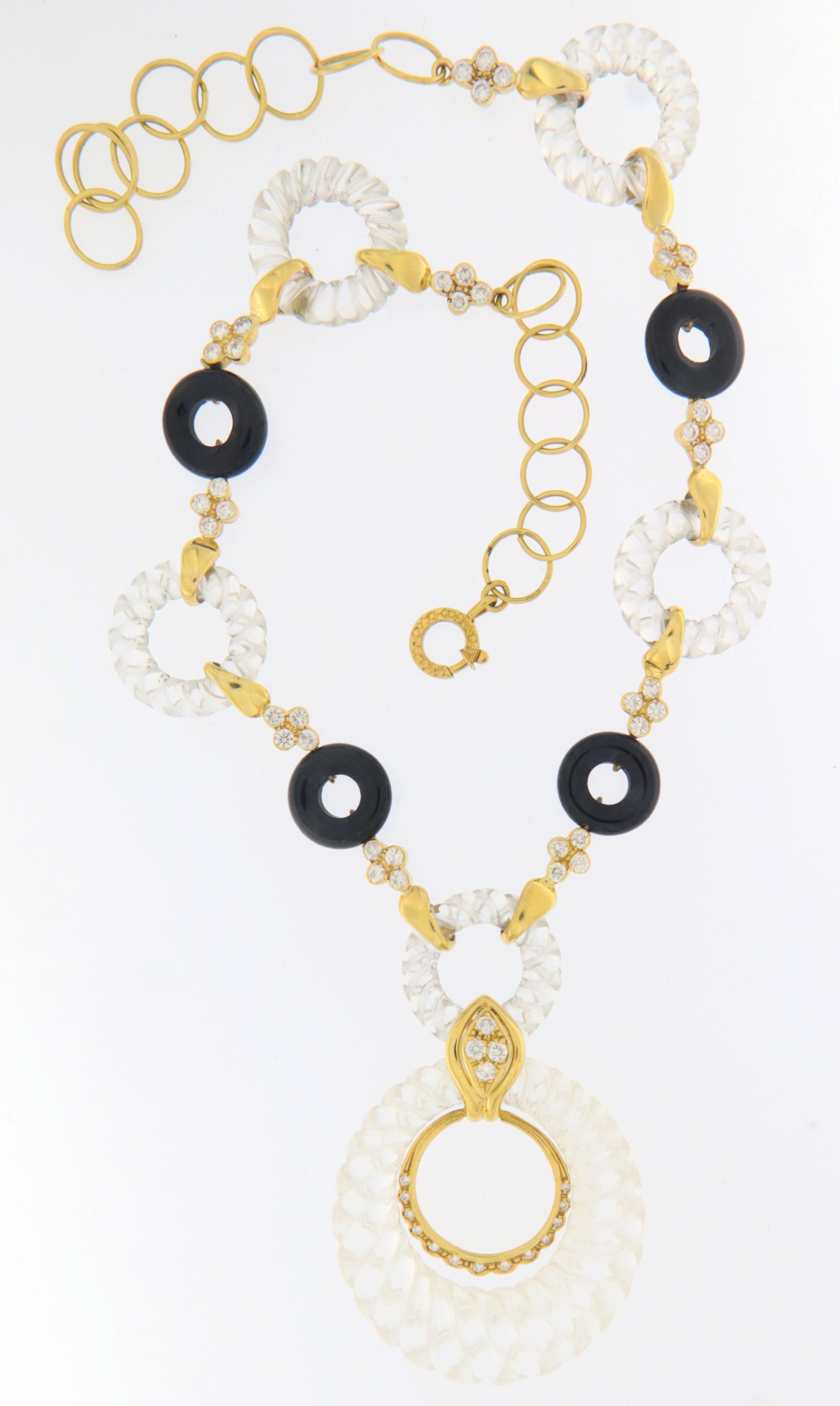 Bergkristall-Diamant-Onyx-Halskette aus 18 Karat Gelbgold (Kunsthandwerker*in) im Angebot