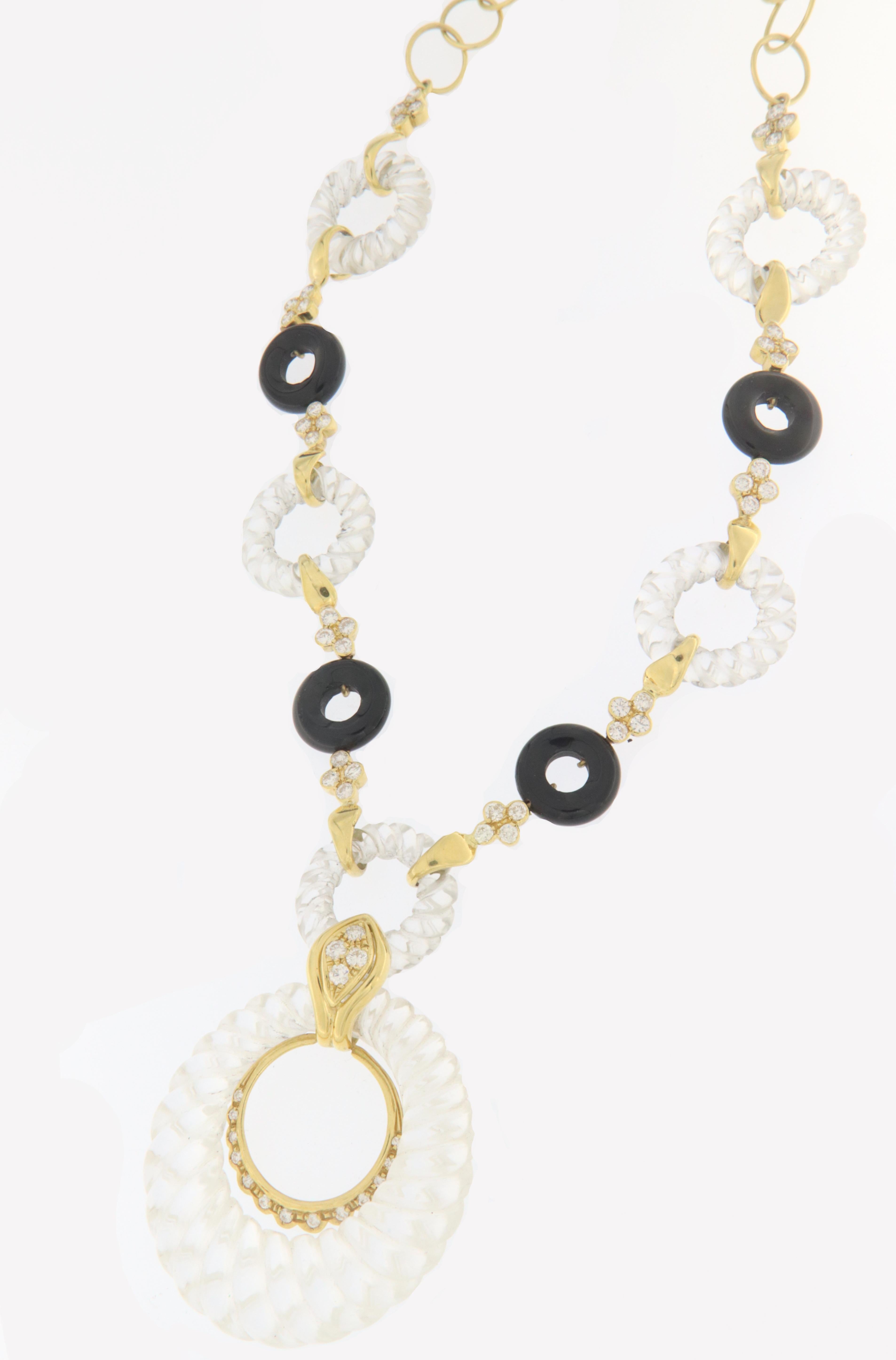 Bergkristall-Diamant-Onyx-Halskette aus 18 Karat Gelbgold (Brillantschliff) im Angebot