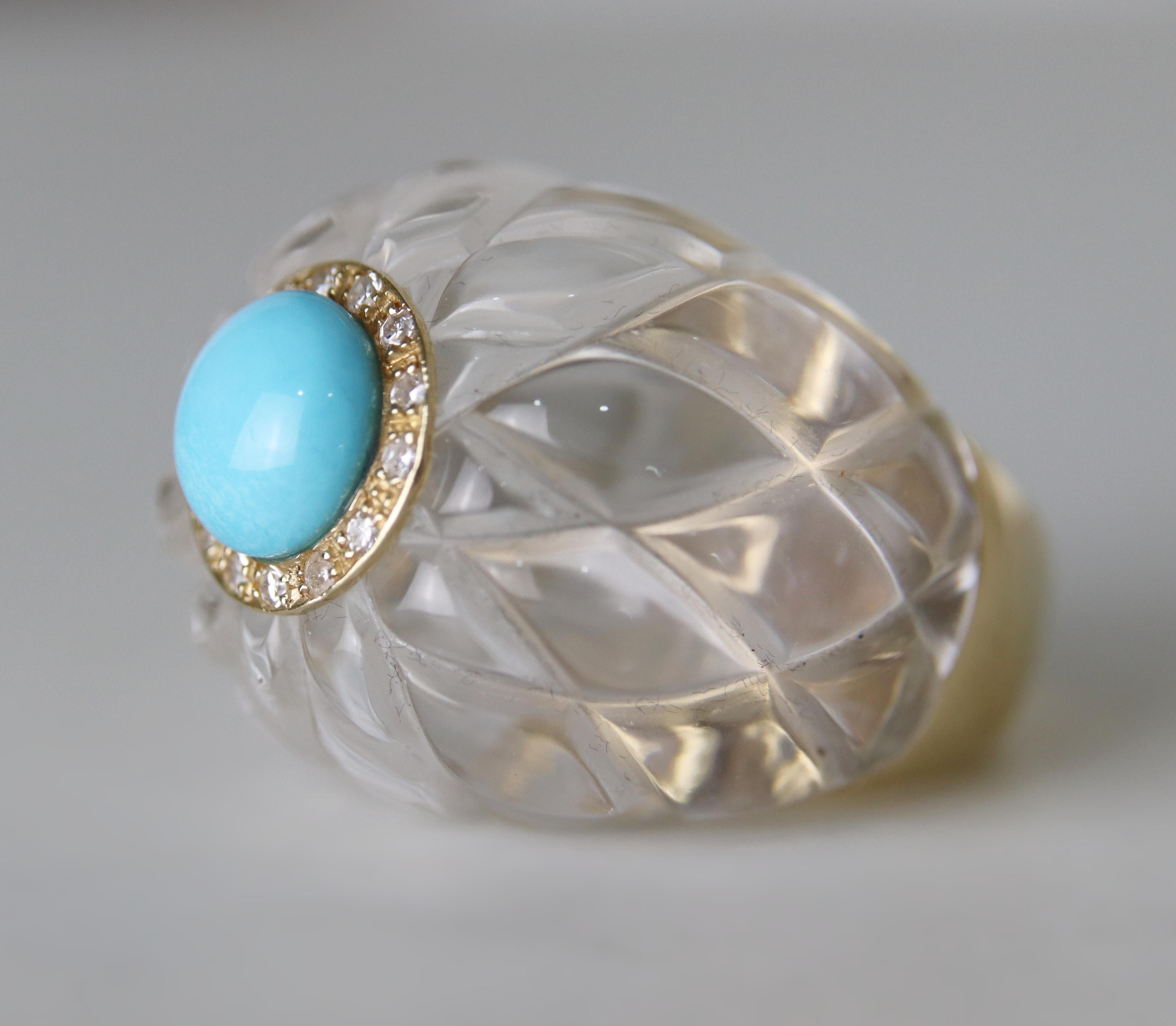 Artisan Bague de cocktail en or jaune 14 carats, cristal de roche, diamants et turquoise en vente
