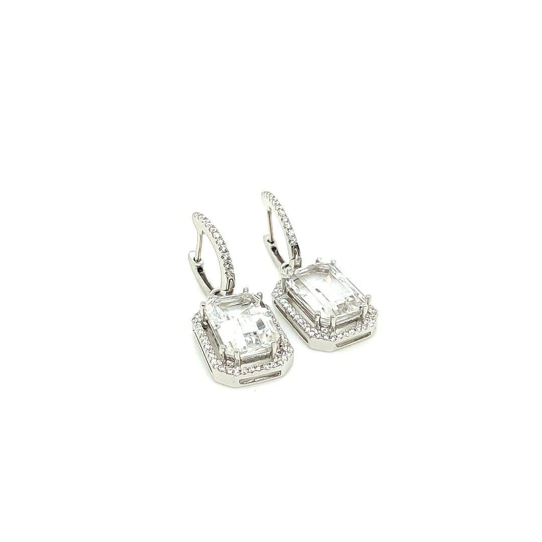 Ohrringe aus Bergkristall mit Smaragdschliff und Diamanten vonshwara im Zustand „Neu“ in New York, NY