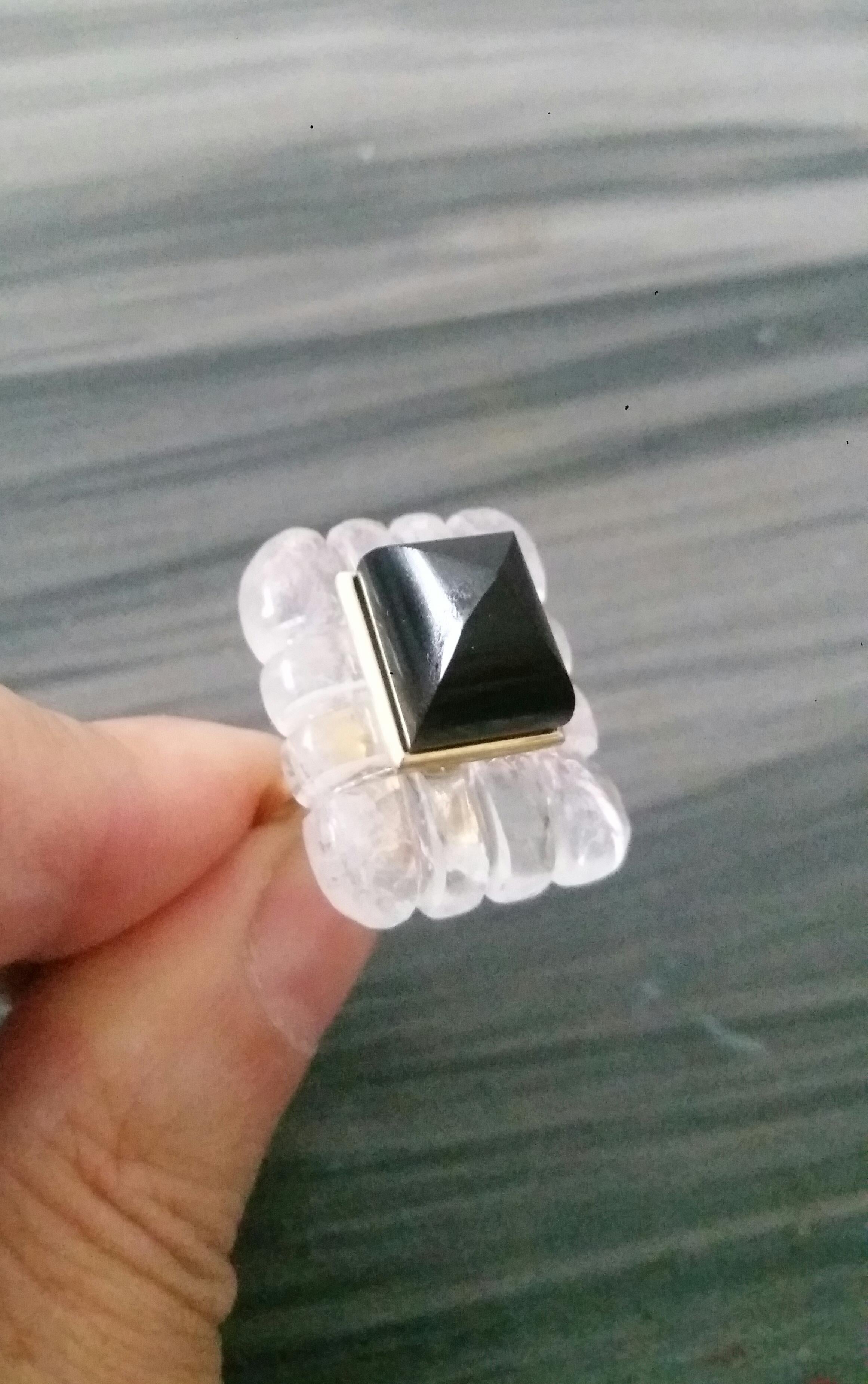 Bague en or jaune 14k gravée d'une pyramide d'onyx noir de forme rectangulaire en cristal de roche en vente 6