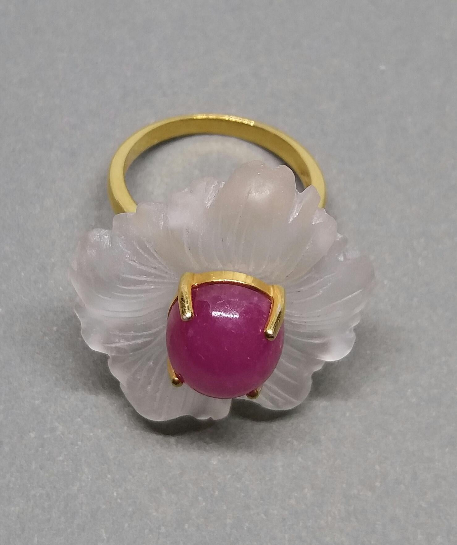 Rock Crystal Flower Natural Ruby Cabochon Solid 14 Karat Gold Fashion Ring For Sale 2
