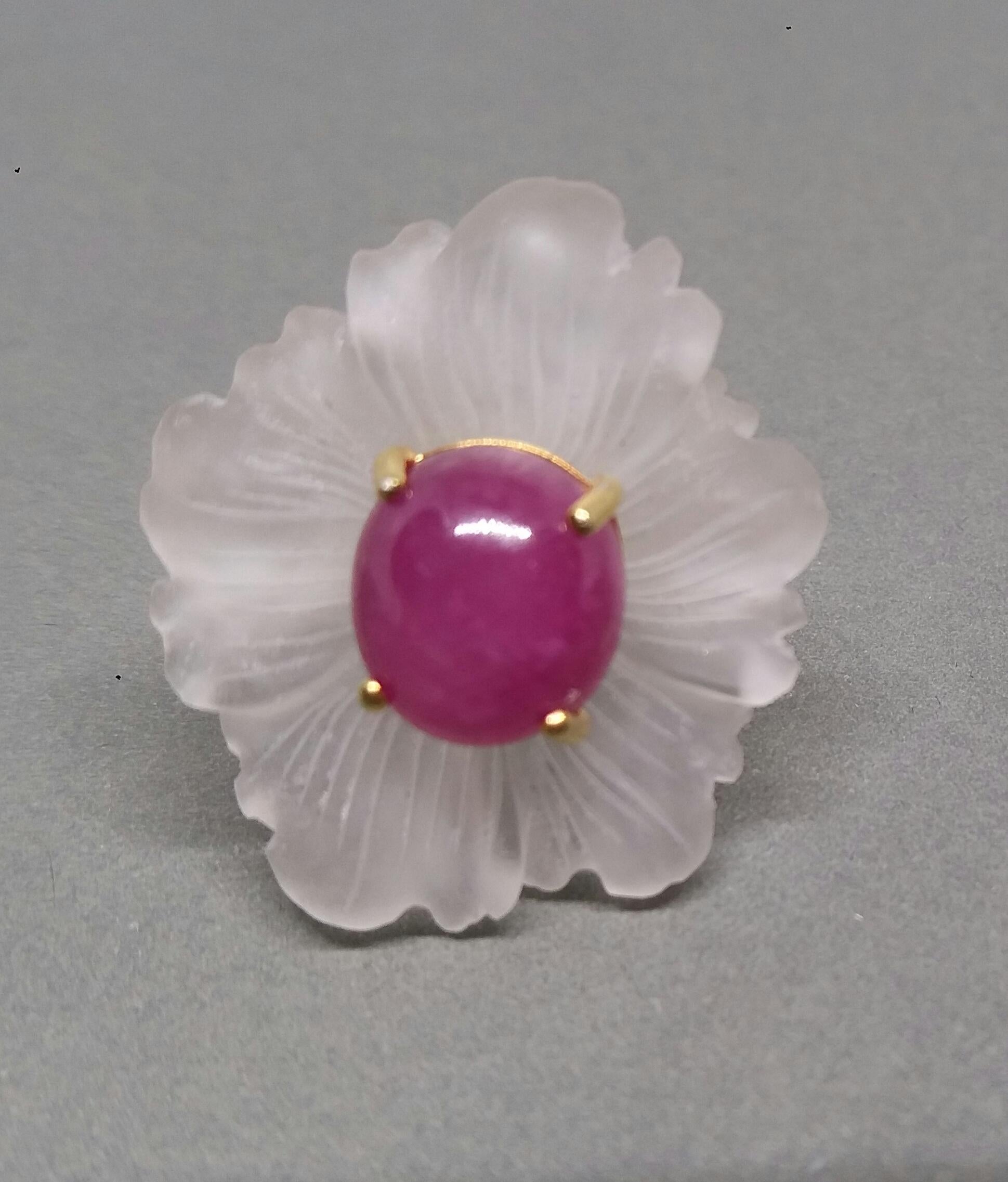 Rock Crystal Flower Natural Ruby Cabochon Solid 14 Karat Gold Fashion Ring For Sale 3
