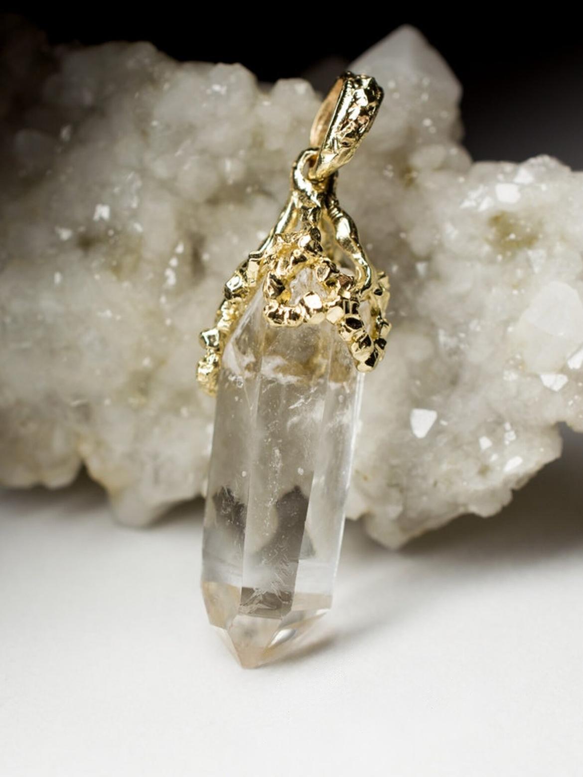 Rock Crystal Gold necklace Natural Raw Crystal pendant protection necklace In New Condition For Sale In Berlin, DE
