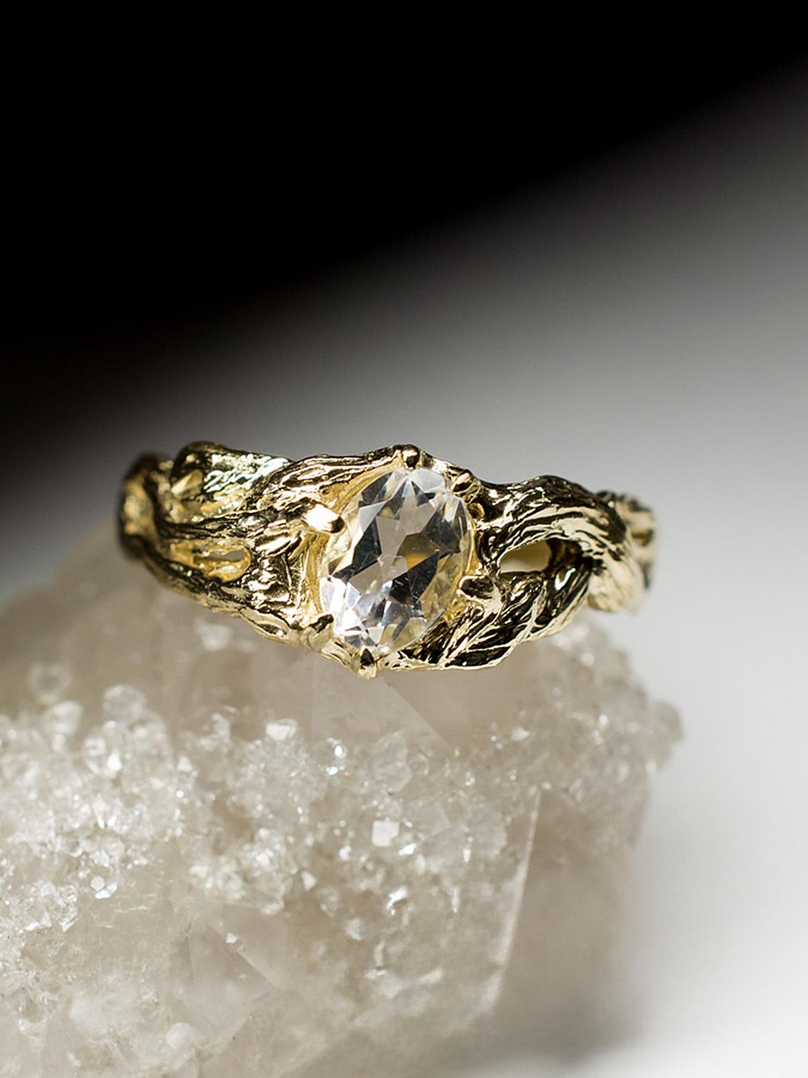 Rock Crystal Gold Ring Natural Oval Quartz Brazilian Gemstone gift In New Condition For Sale In Berlin, DE