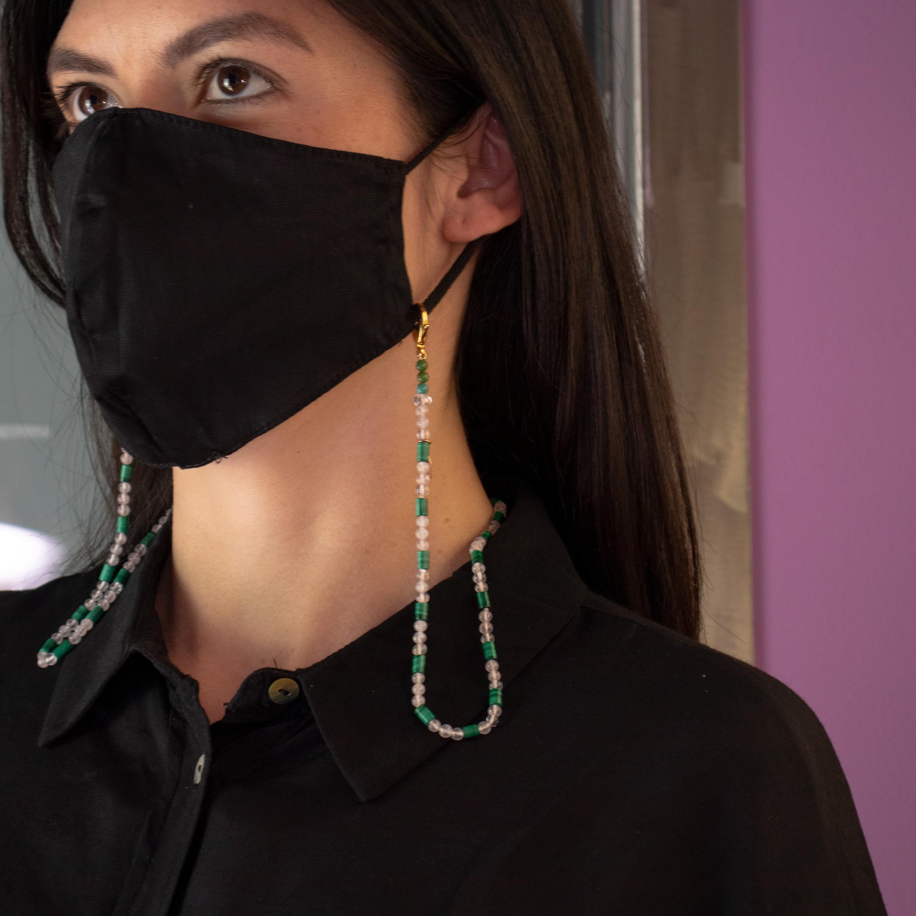 Now face masks are part of our daily necessities, carry yours whenever you want and wherever you go and avoid having your mask dangling off one ear or around your chin! Keep your mask close with this beaded chain and avoid putting it on the table or