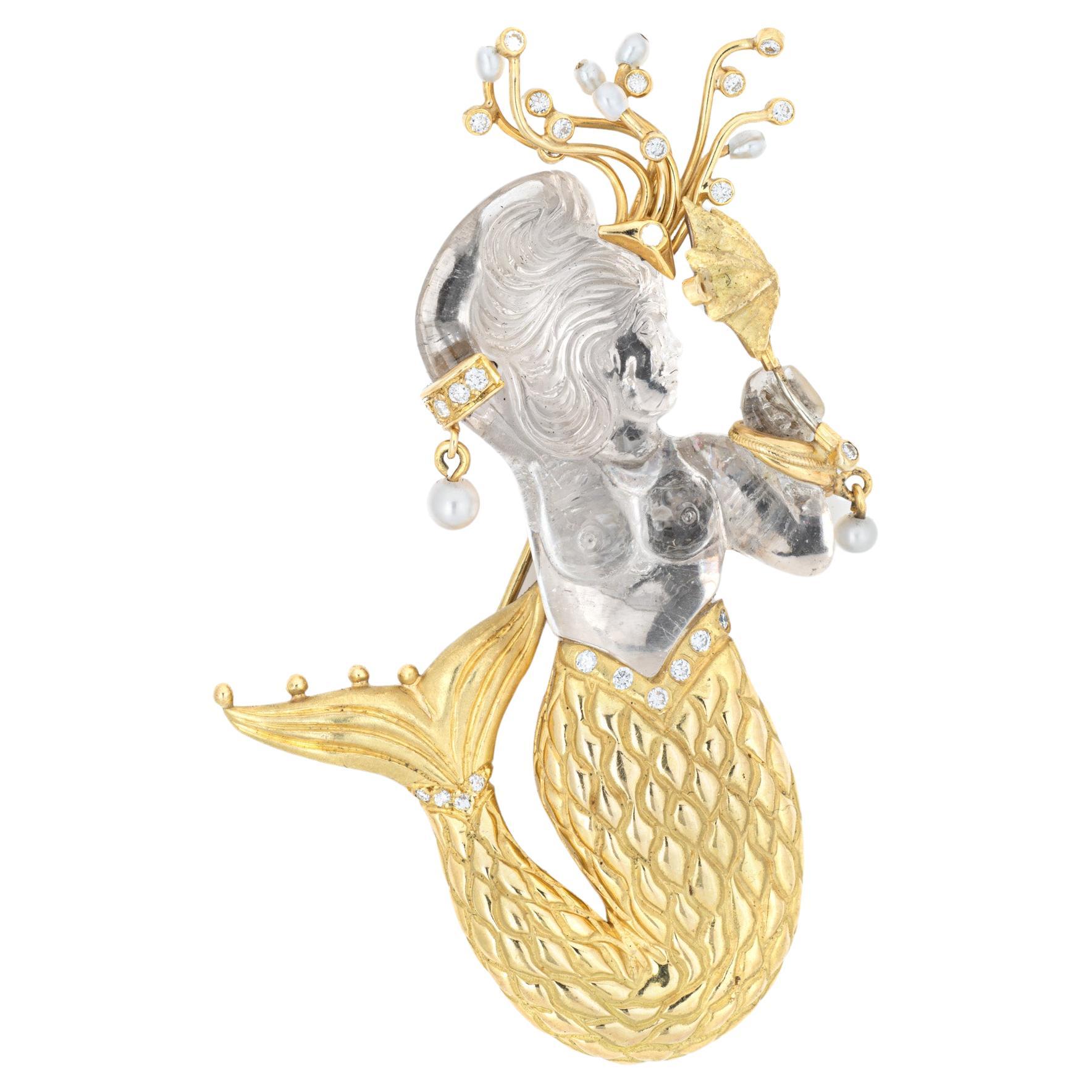 Pendentif sirène en cristal de roche Estate Jewelry 18k Yellow Gold Diamond Brooch en vente