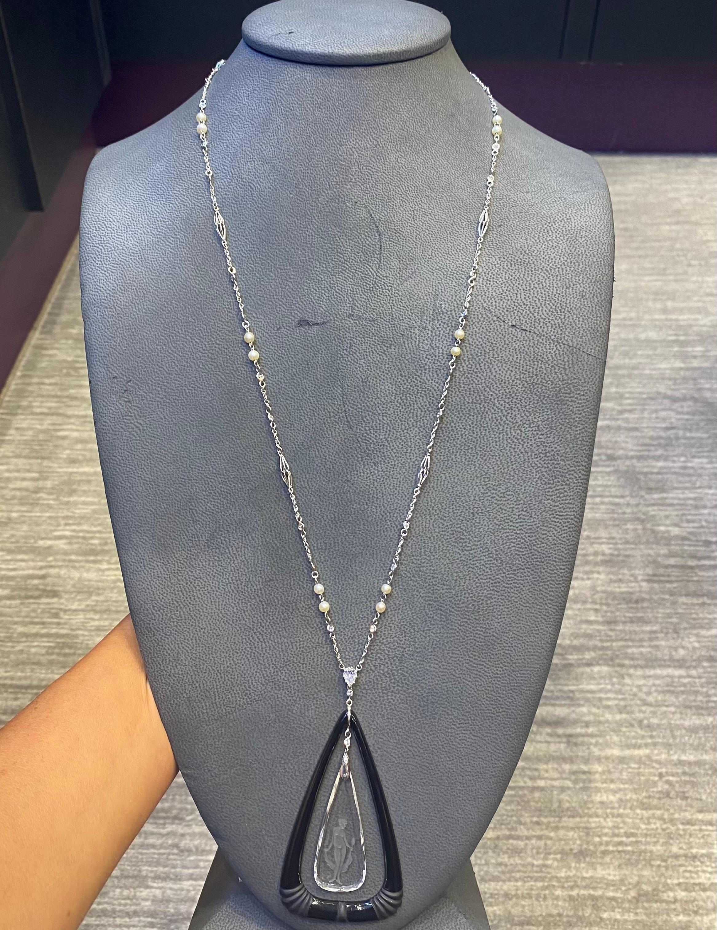 Halskette mit Bergkristall- und Onyx-Anhänger im Zustand „Hervorragend“ im Angebot in New York, NY