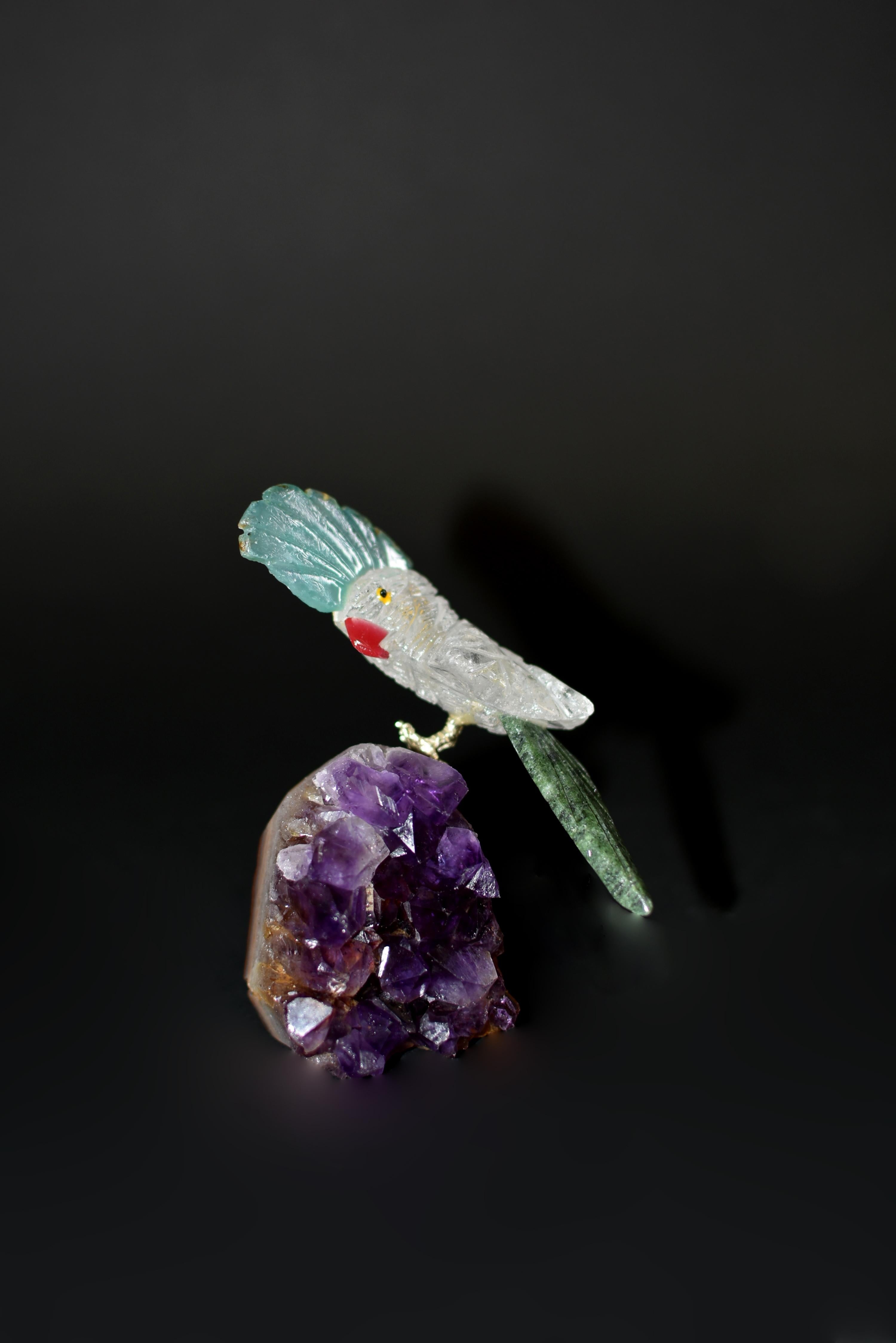 Améthyste Perroquets en cristal de roche Oiseaux sur améthyste en vente