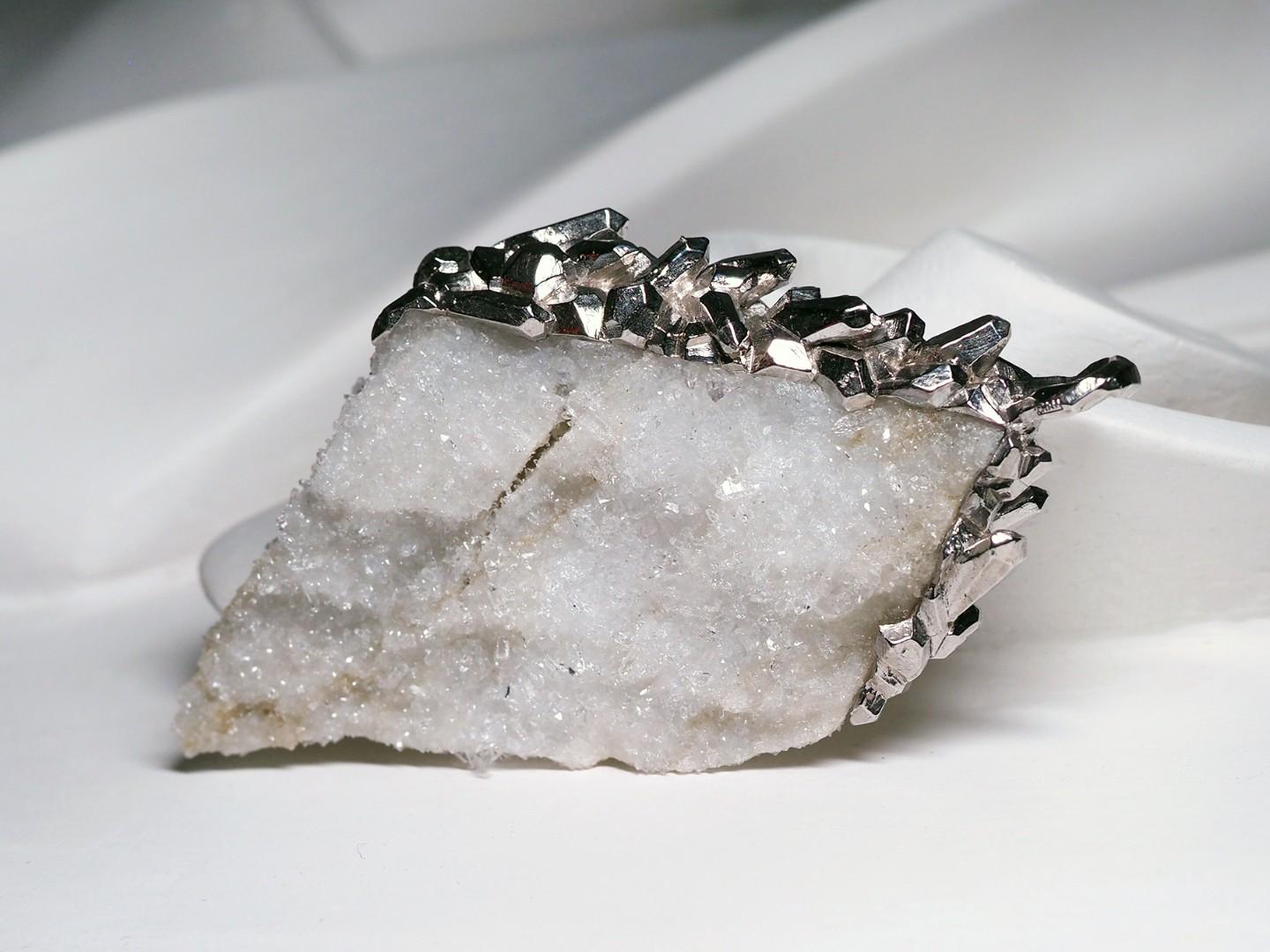 Pendentif en cristal de roche Cristal de roche brut Spécimen naturel Collier de pierres précieuses  en vente 4