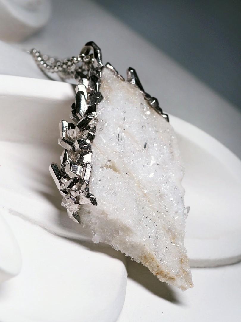 Women's or Men's Rock Crystal Pendant Raw Gemstone Crystal Natural Specimen Necklace Gems  For Sale