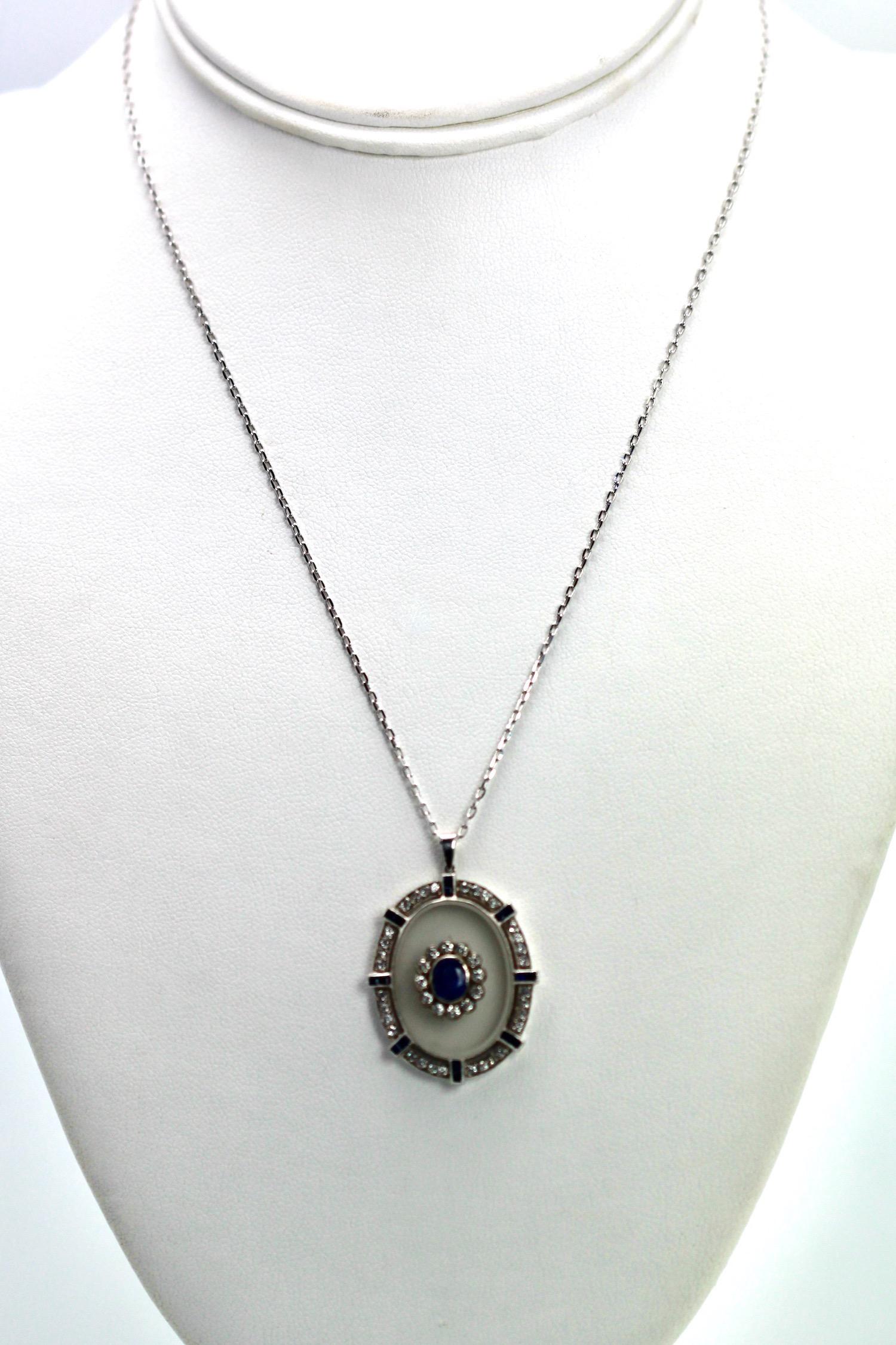 Pendentif en cristal de roche, saphir et diamants 18 carats en vente 5