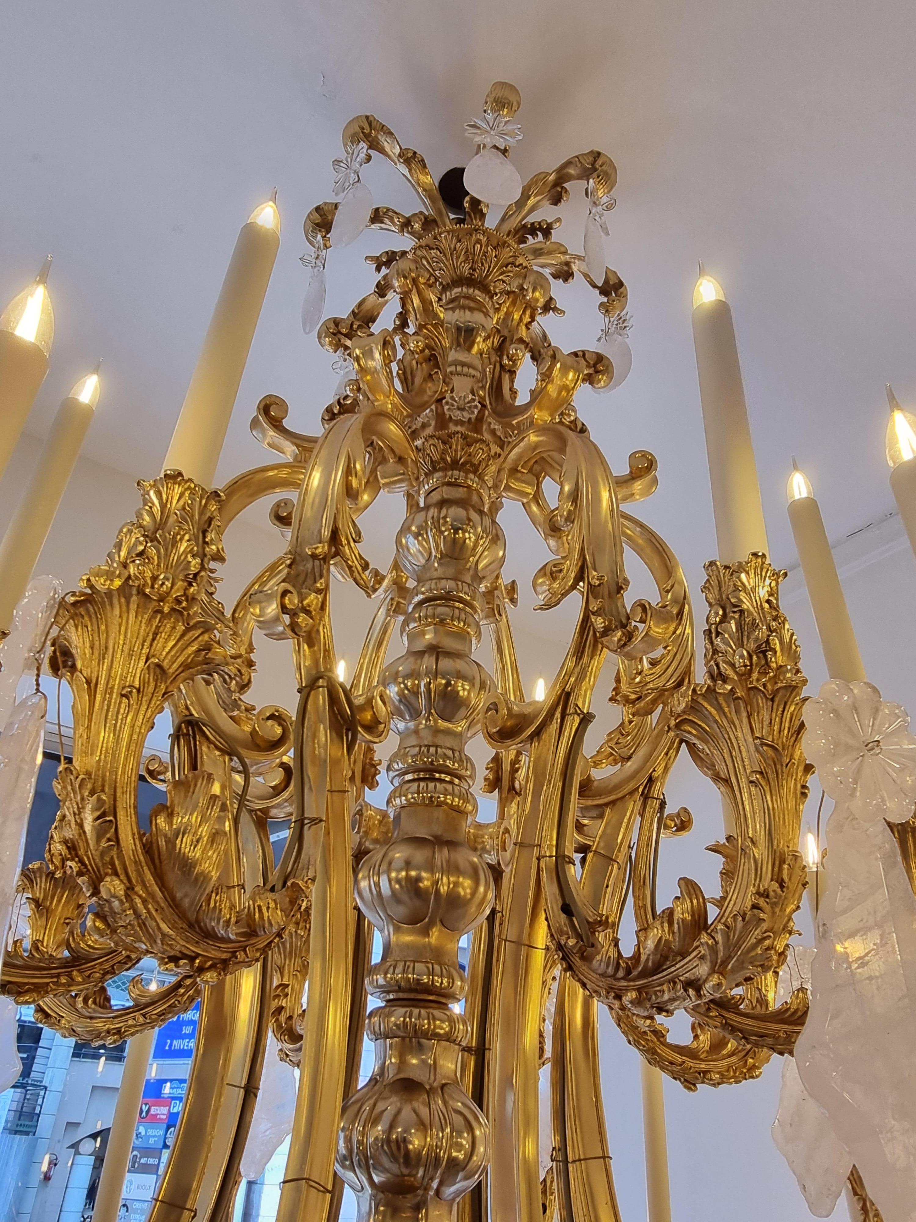 Or Lustre à pendentifs en cristal de roche de style Louis XV en forme de cage avec or 18 carats  en vente