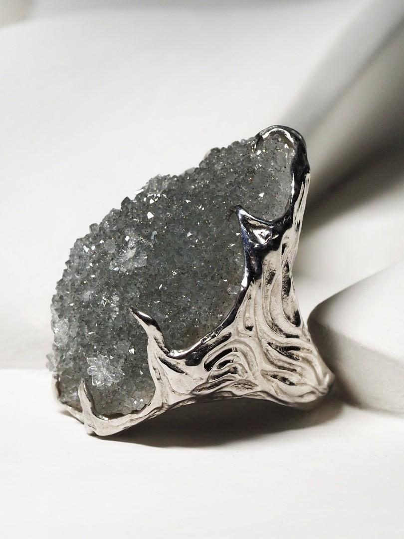 Rock Crystal Ring Silver Raw Crystals Grey Lord of the Rings For Sale 1
