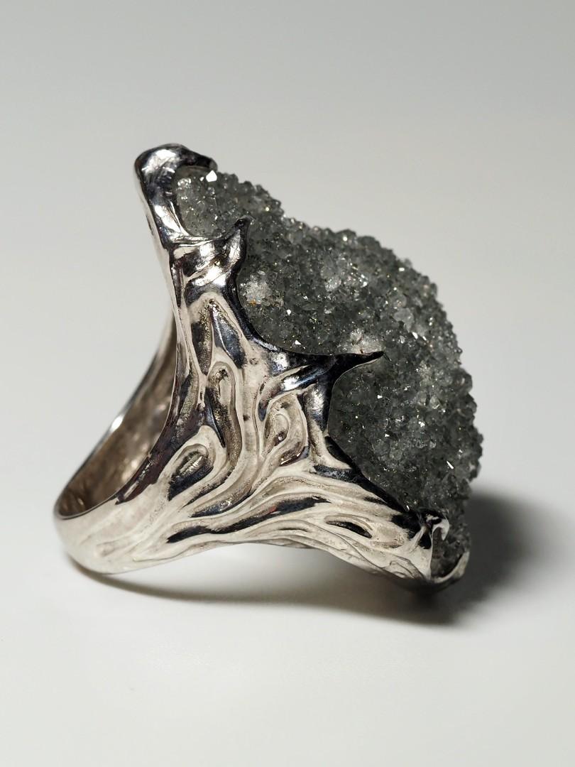 Bergkristall-Ring Silber Rohkristall Rohkristalle Grau Lord of the Rings (Kunsthandwerker*in) im Angebot