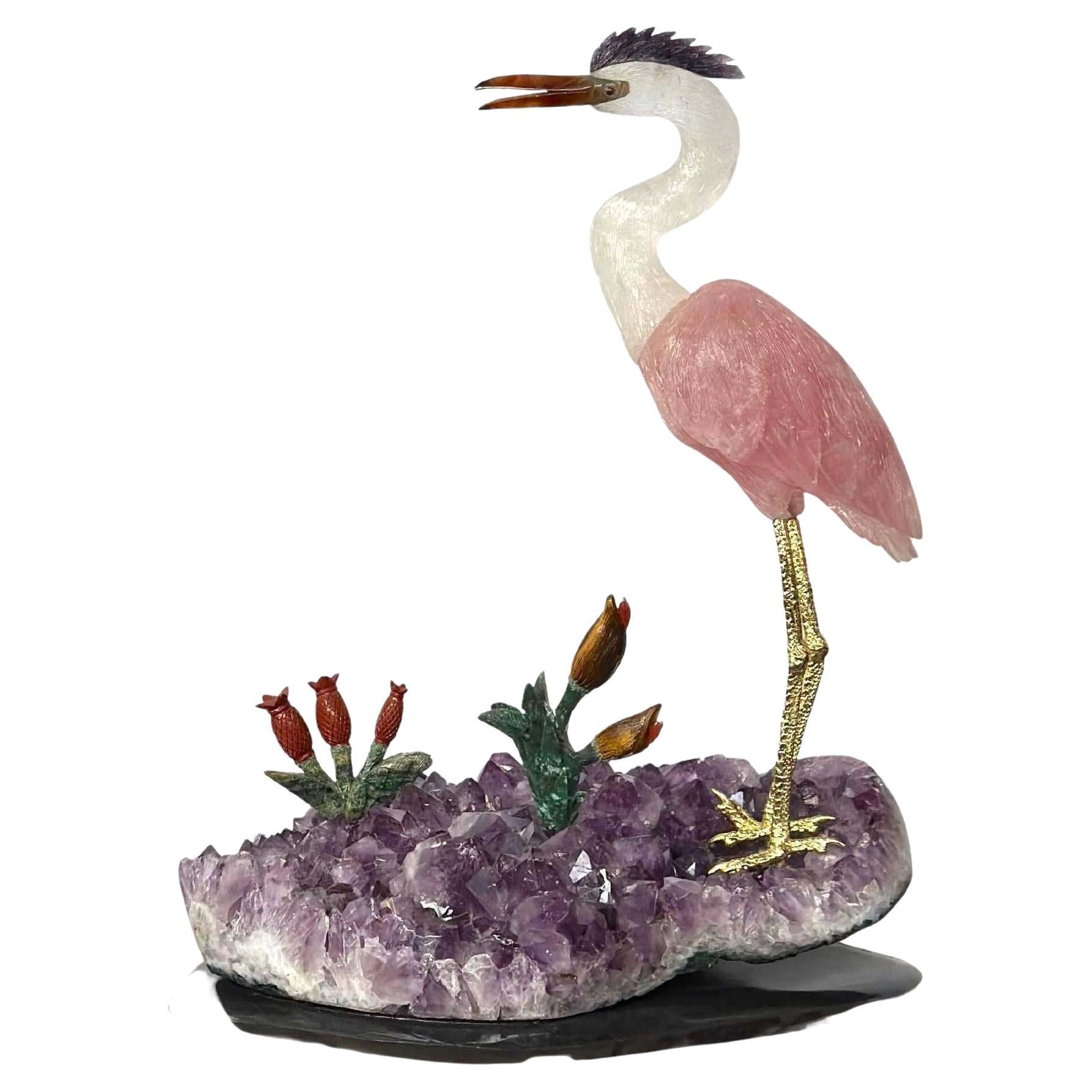 Vogel-Skulptur aus Bergkristall und Rosenquarz mit Amethyst-Ständer