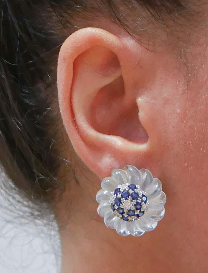 Rock Crystal, Sapphires, Diamonds, 14 Karat White Gold Earrings. In Good Condition For Sale In Marcianise, Marcianise (CE)