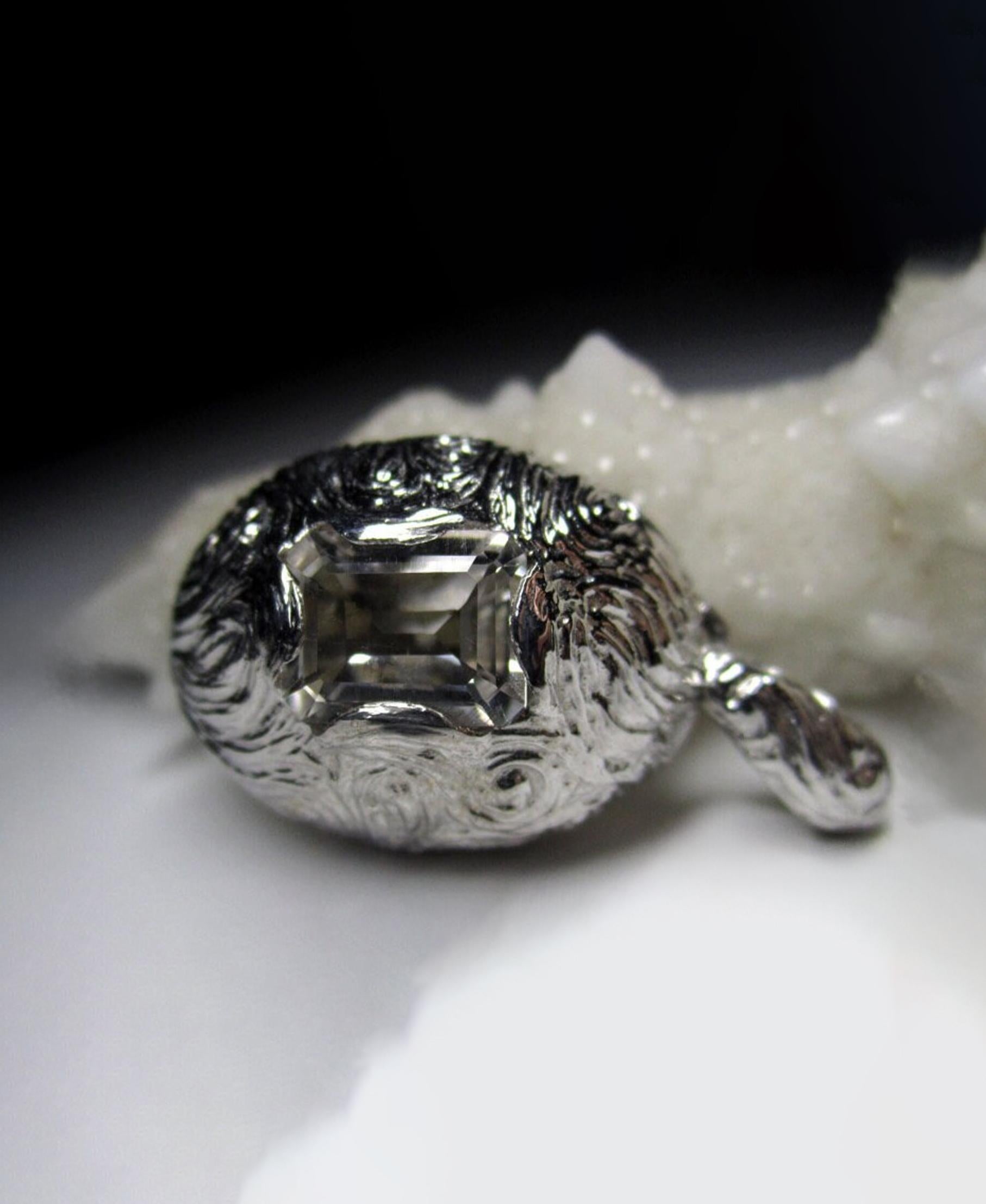 Artist Rock Crystal Silver Pendant Octagon Cut Natural mens jewelry gift male friend For Sale