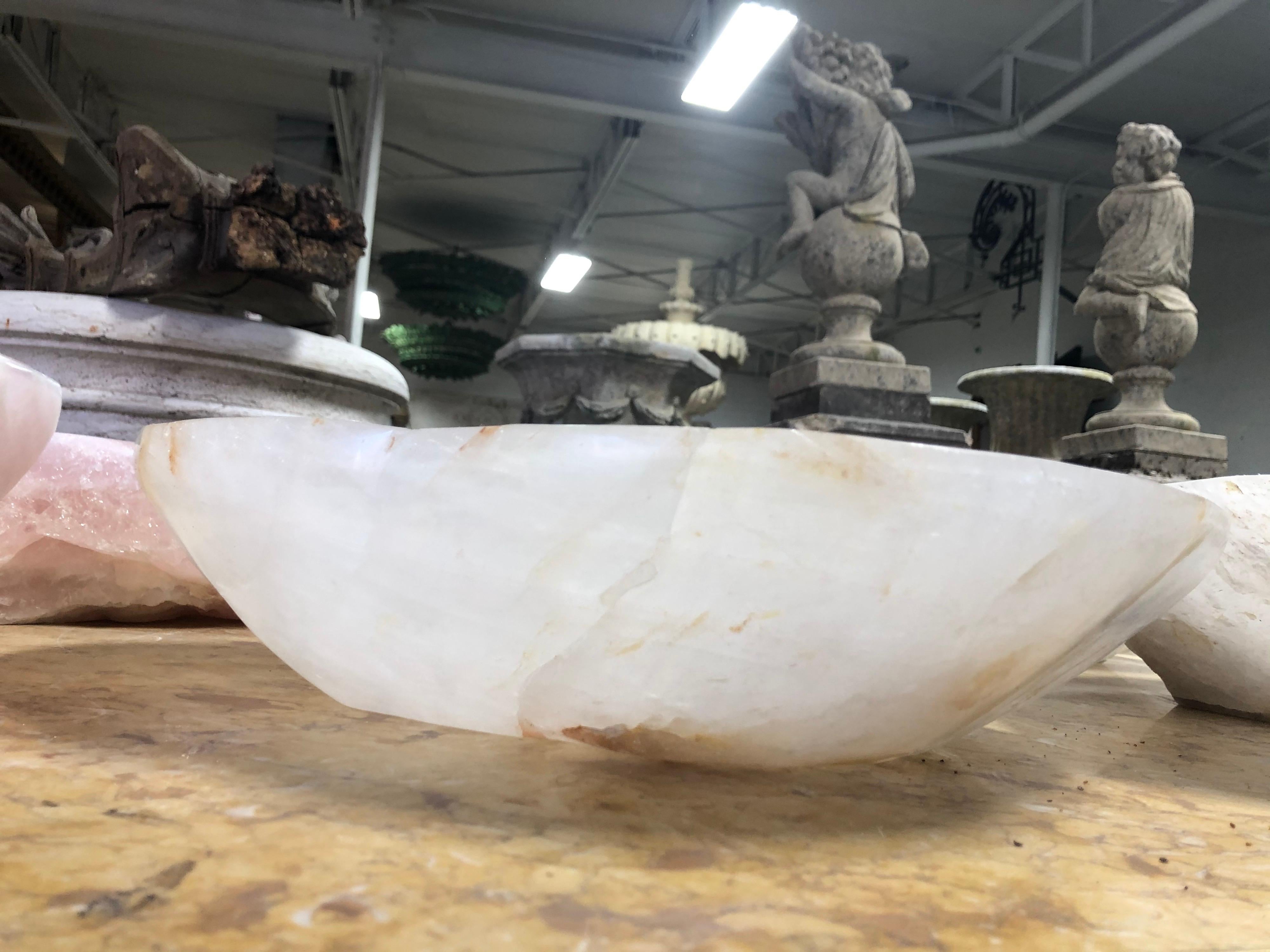 Sud-américain Éviers contemporains en cristal de roche d'Amérique du Sud en vente
