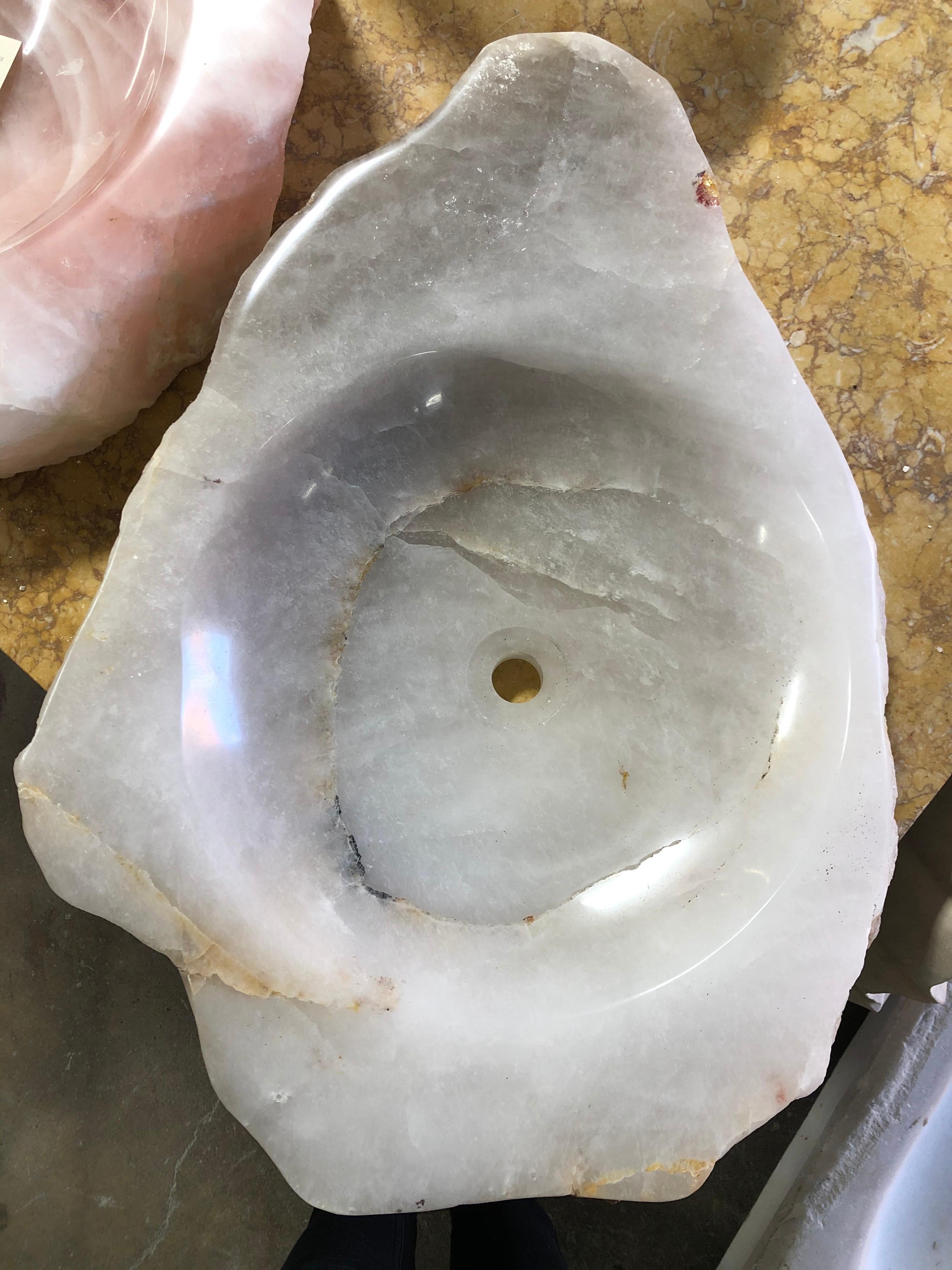 Rock Crystal Contemporary Sink from South America In Good Condition For Sale In Dallas, TX