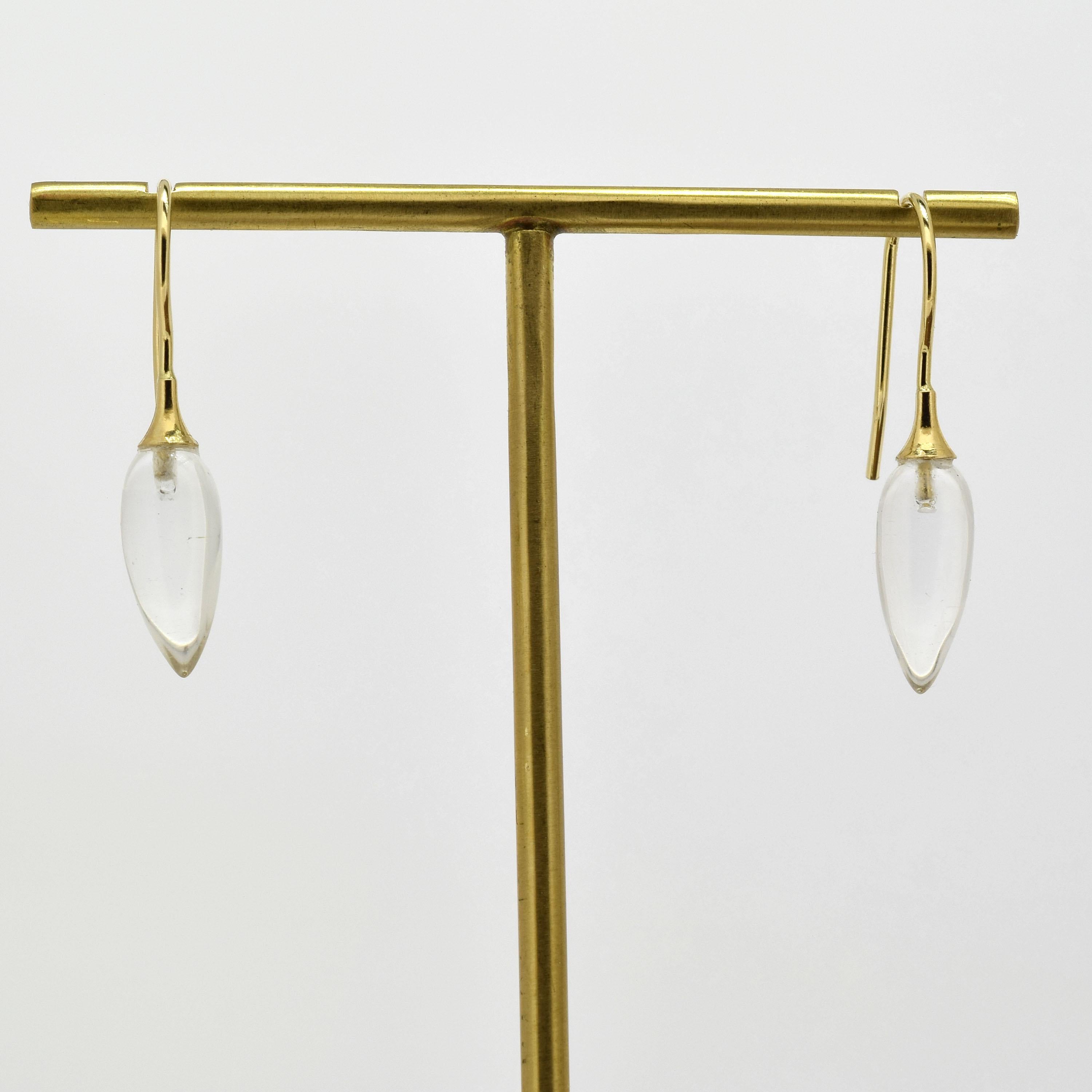 Rock Crystal Smooth Teardrop Gold Earrings In New Condition For Sale In New York, NY
