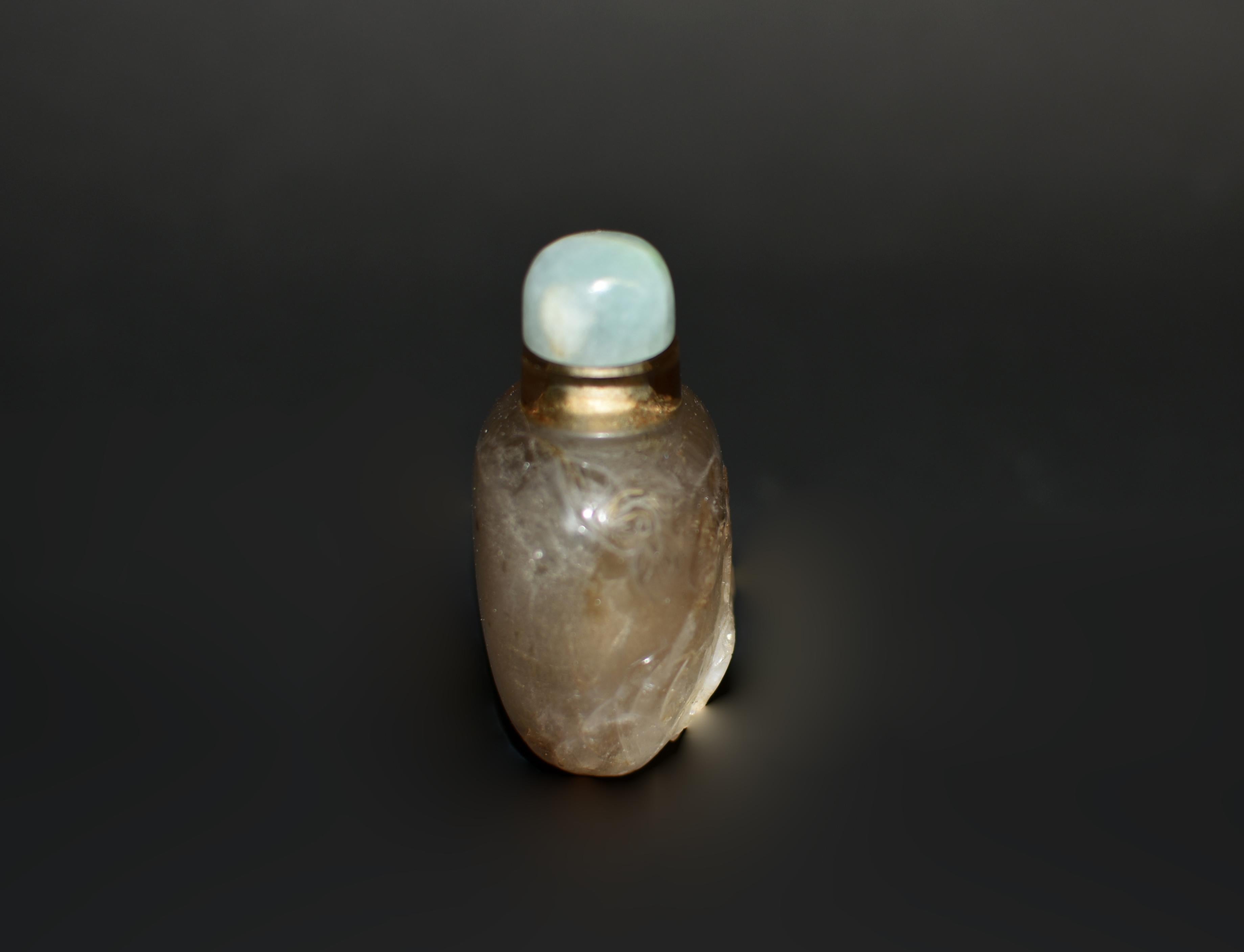 Schnupftabakflasche aus Bergkristall mit blauem Calcite  im Zustand „Gut“ im Angebot in Somis, CA
