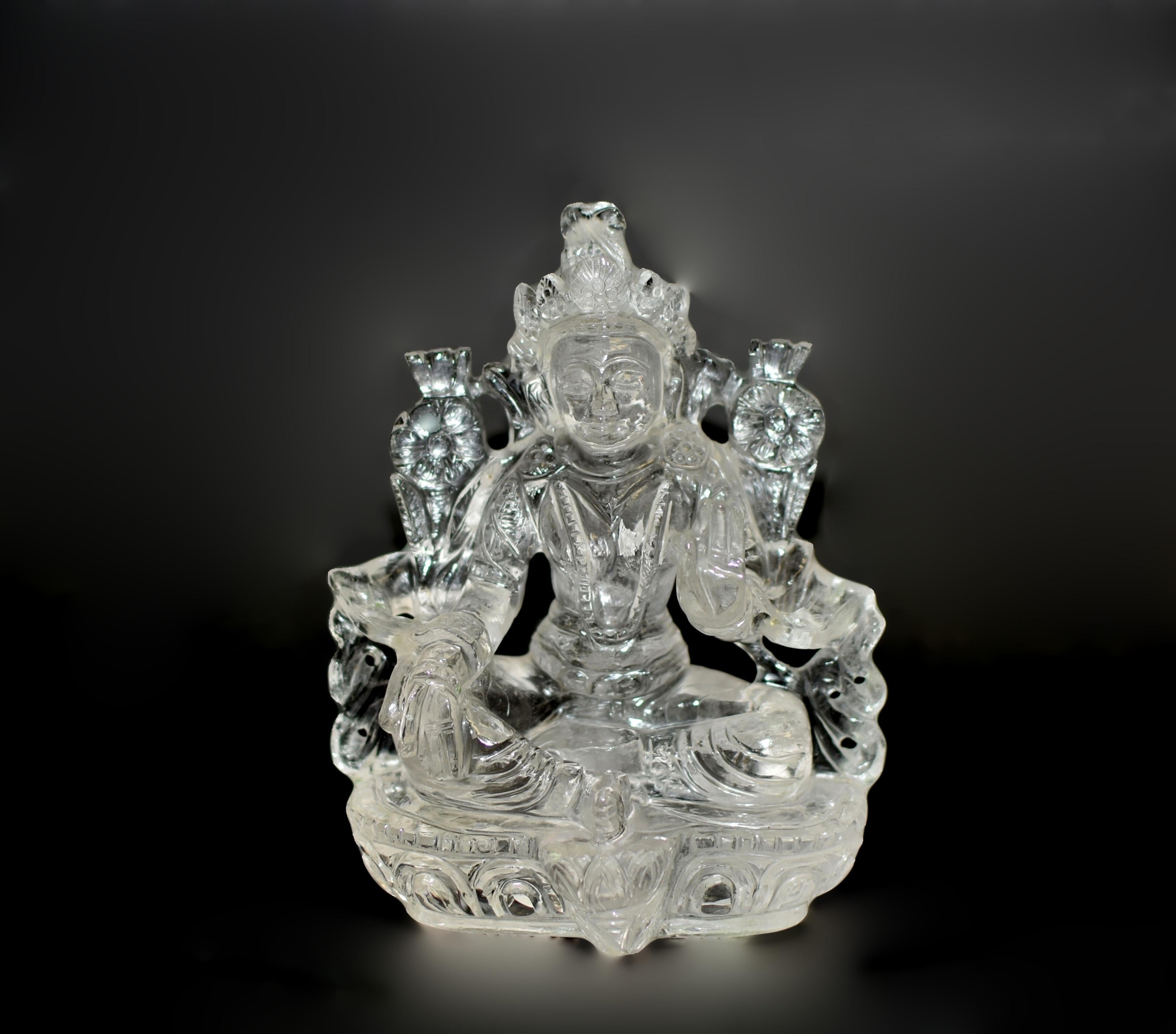 Sculpté à la main Statue de Tara tibétaine verte en cristal de roche en vente