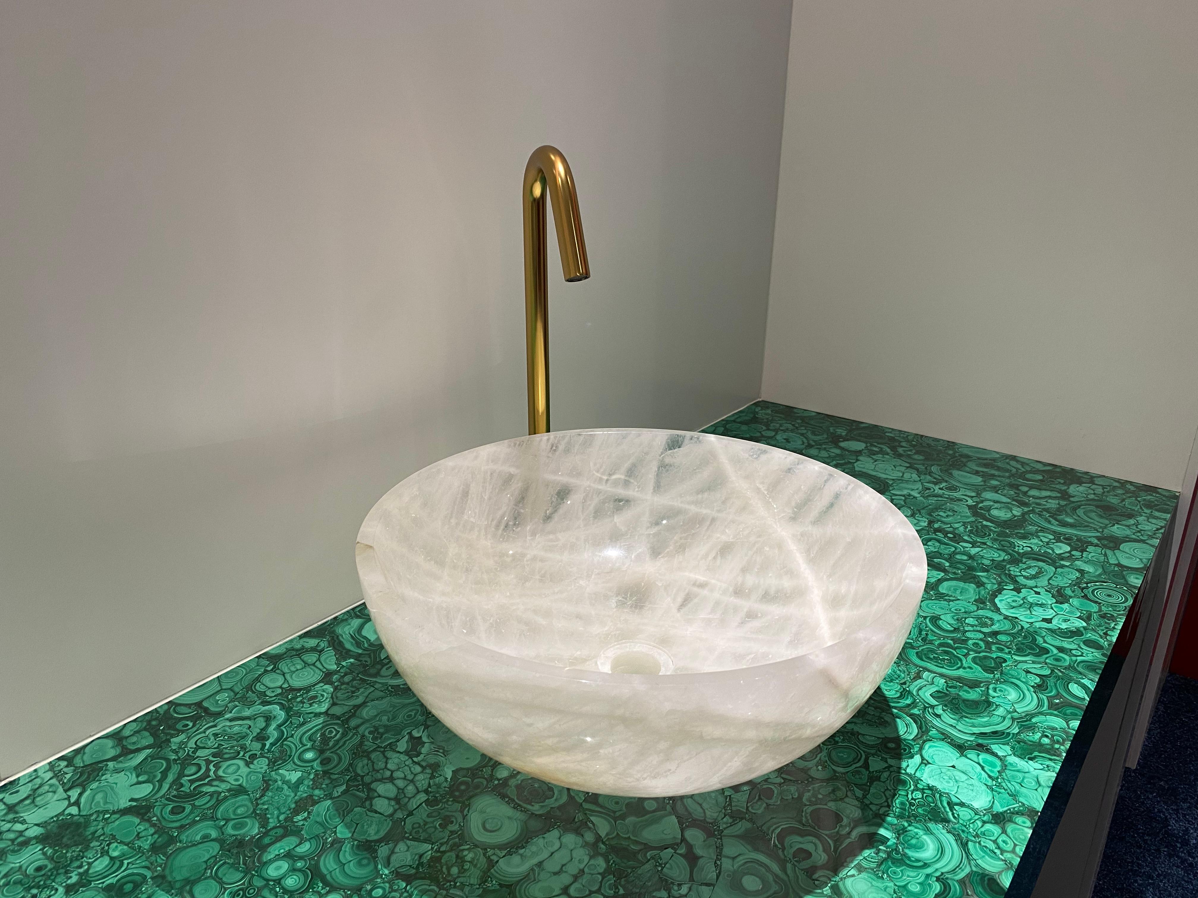 Chinois Lavabo en cristal de roche par ARTISS en vente