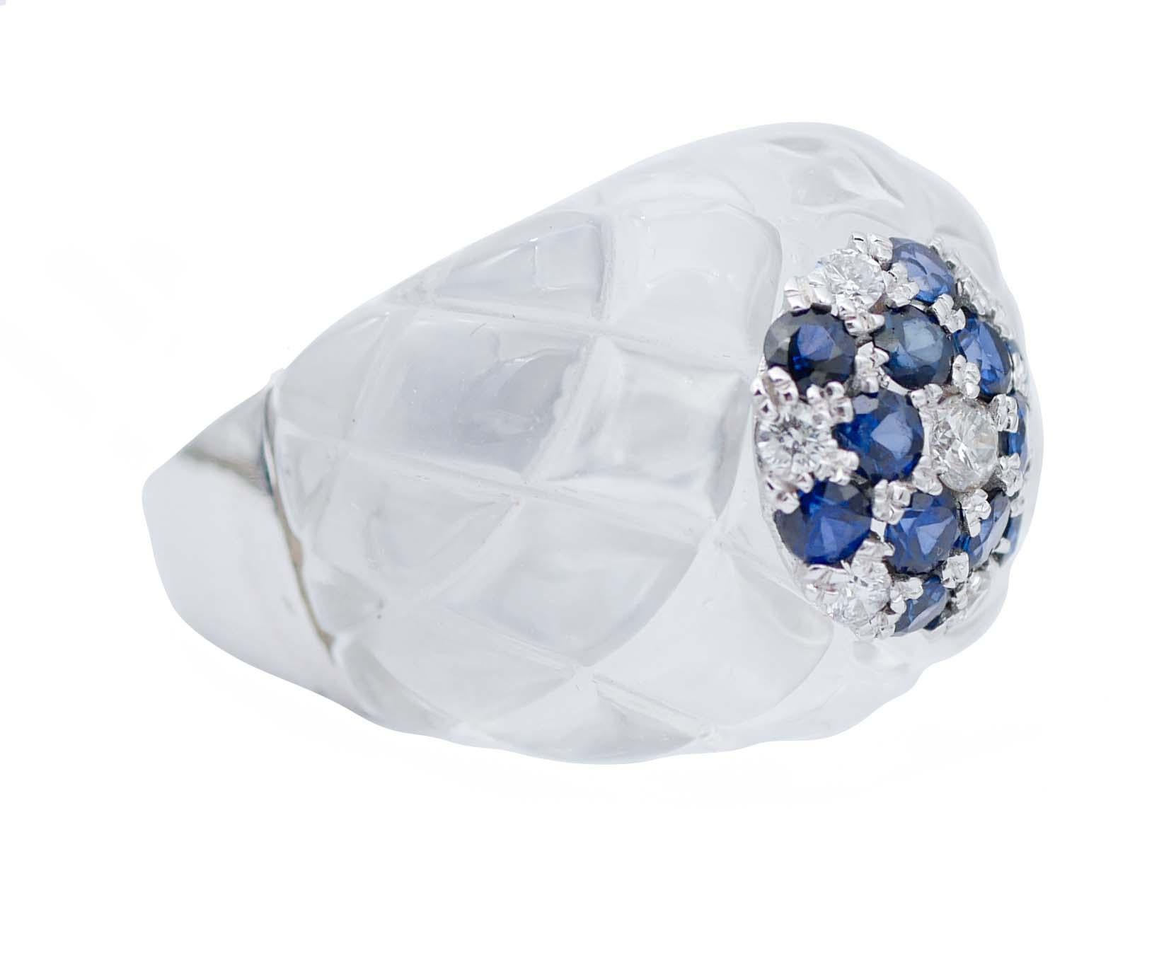 SHIPPING POLICY: 
No additional costs will be added to this order. 
Shipping costs will be totally covered by the seller (customs duties included).

Amazing ring in 14 kt white gold structure mounted with a rock crystal and, in its center, a gold