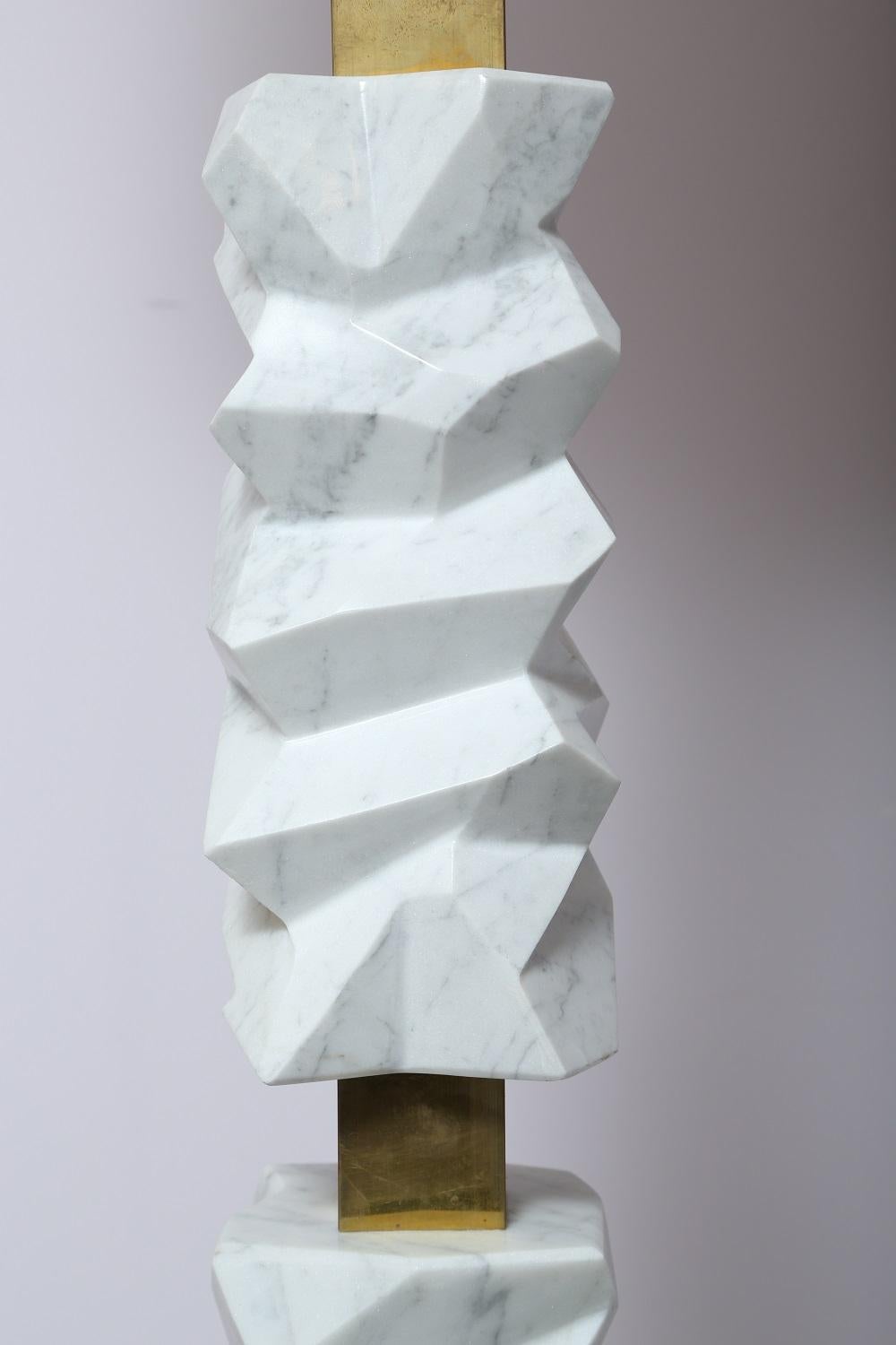 Rock Floor Lamp in White Carrara Marble, Handmade in Italy In New Condition For Sale In Miami, FL