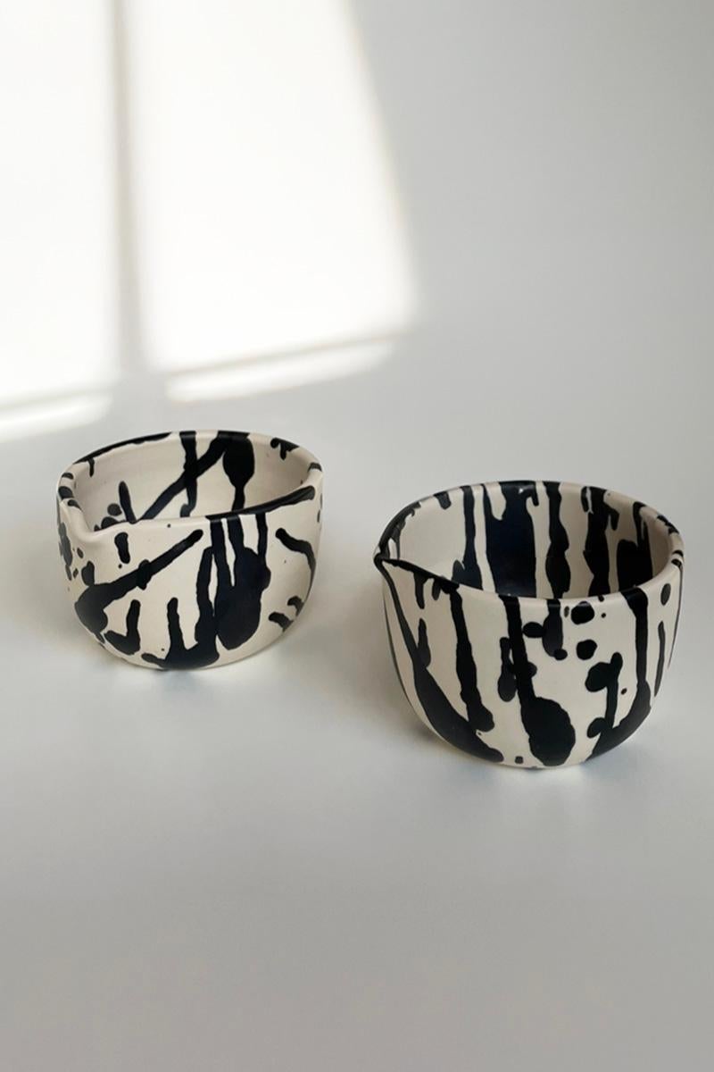 Cuenco de cerámica Matcha Chawan hecho a mano - Salpicaduras en blanco y negro Glaseado en venta