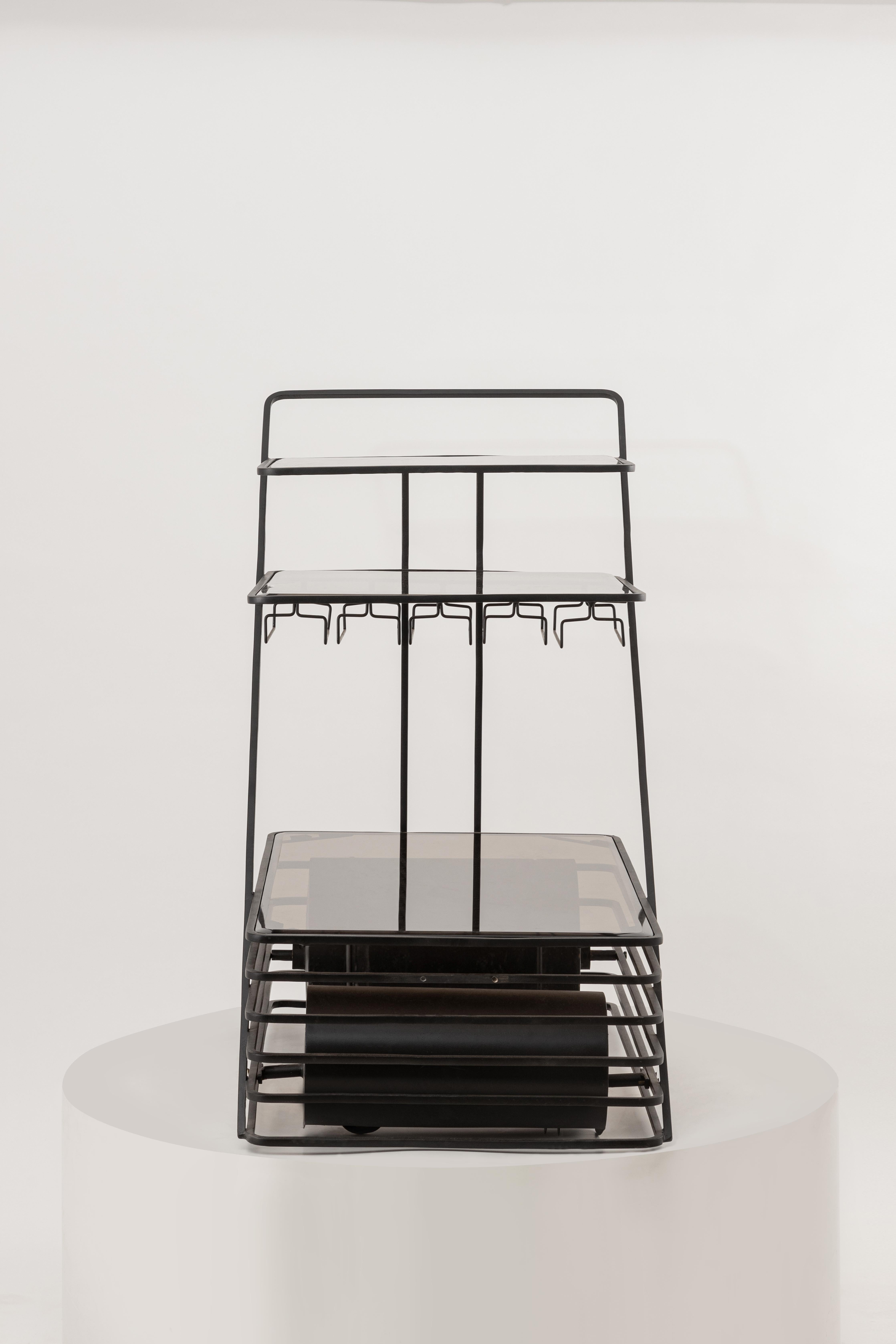 Clear the stage because the Rock ‘n’ Roll Bar Trolley is here! With its swanky wheels inspired by industrial road rollers, no one twists and turns to your beats quite like this trolley does.

A multipurpose masterpiece with three reflective glass