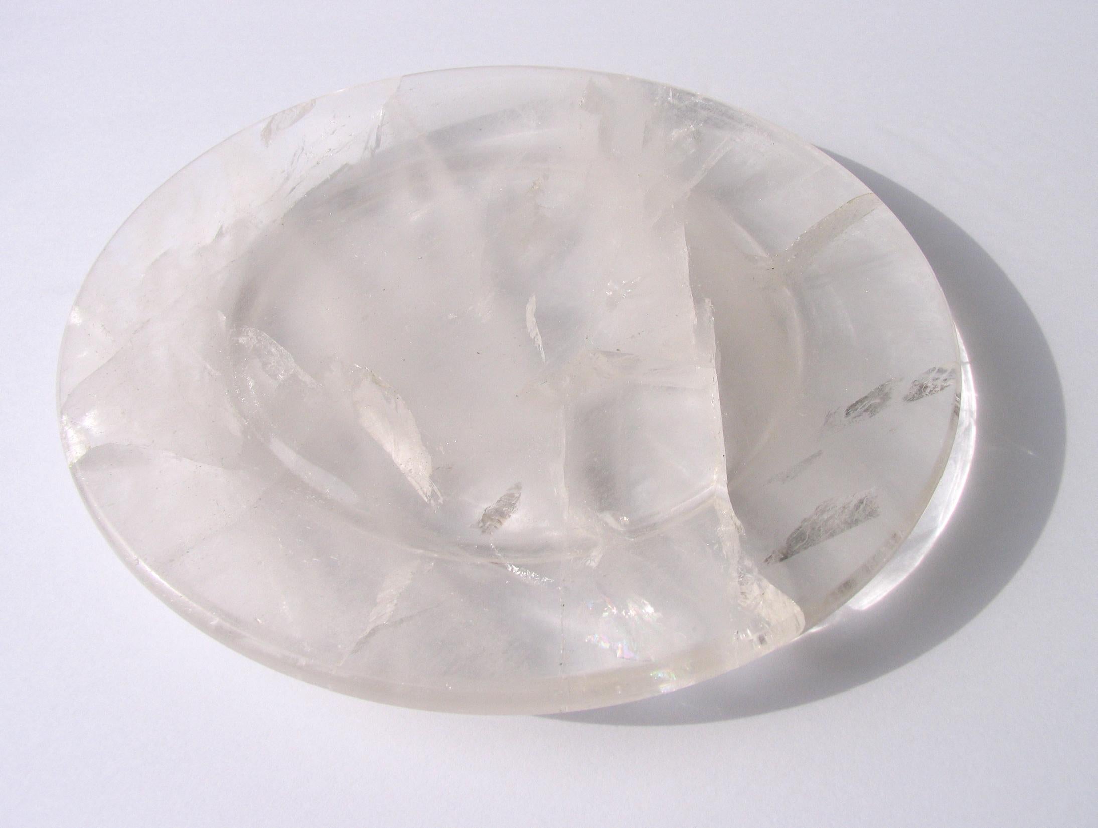 Moderne Plateau central circulaire en cristal de roche massif en vente