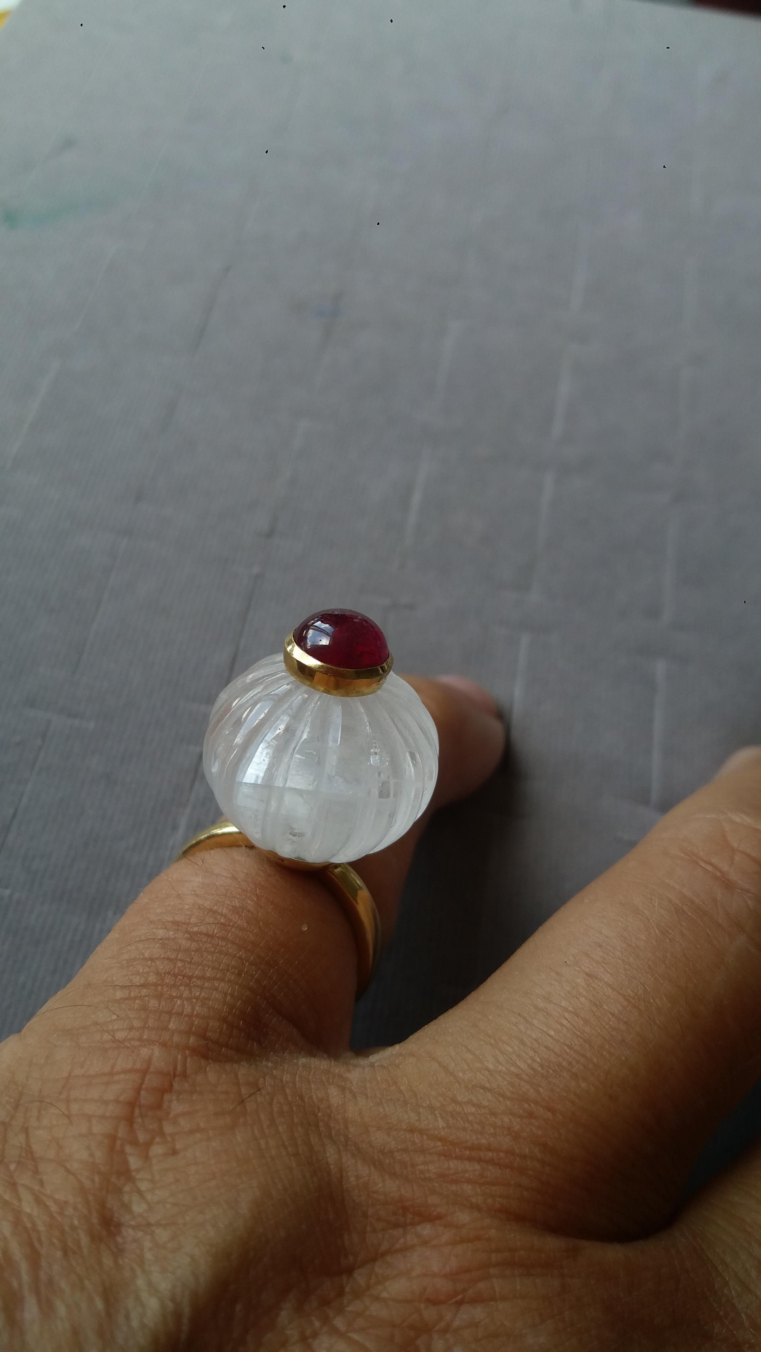 Rock Quartz Turban Fashion Ring Ruby Cabochon 14 Karat Yellow Gold For Sale 4