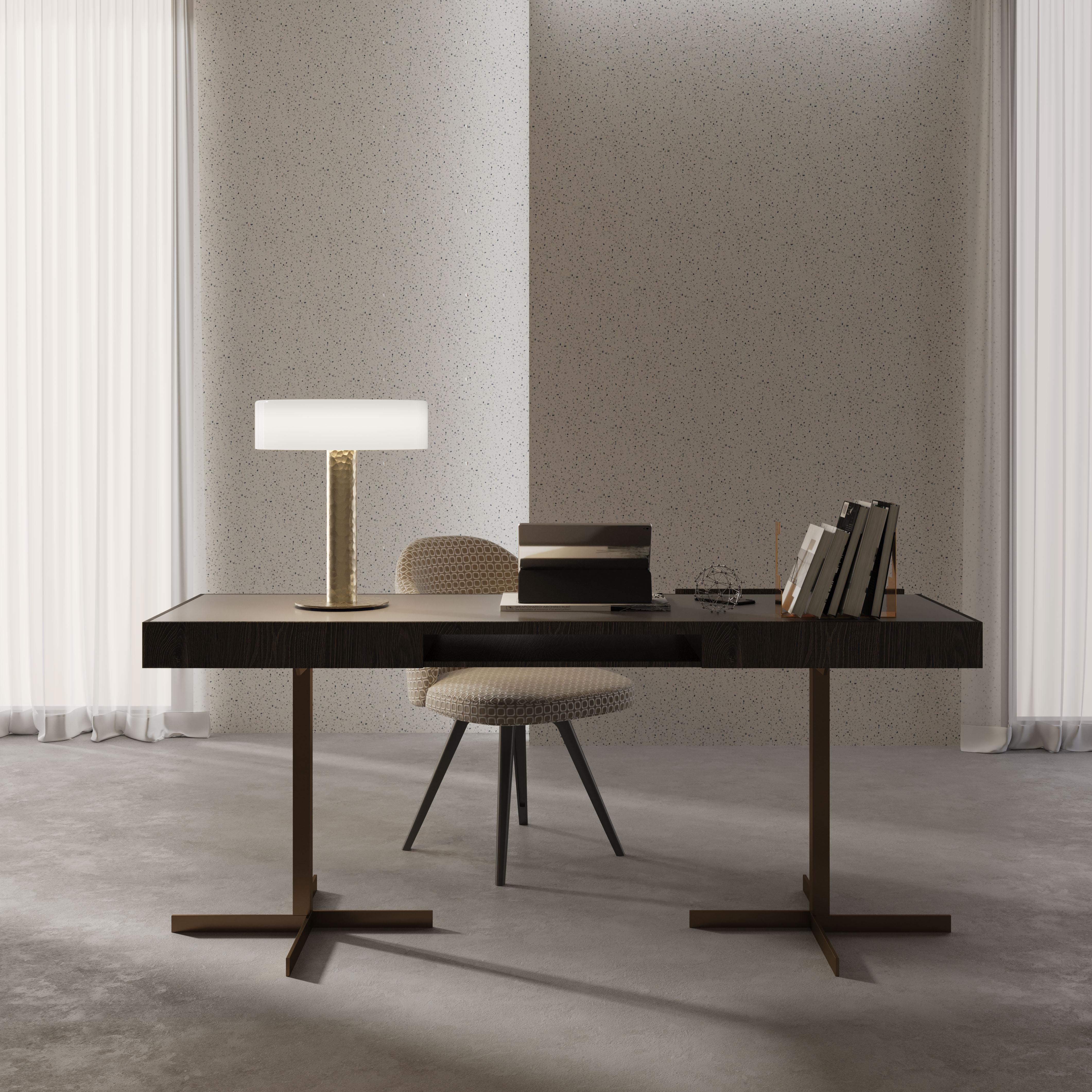 Lampe de table rocheuse, 21635, par Stillux Illuminazione
Dimensions : D 35 x H 48 cm.
MATERIAL : Acier, fer, verre.

Disponible en feuille d'or, feuille d'argent, noir velours ou champagne. Veuillez nous contacter.

Toutes nos lampes peuvent être