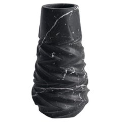 Vase en roche fait à la main en marbre noir Marquina