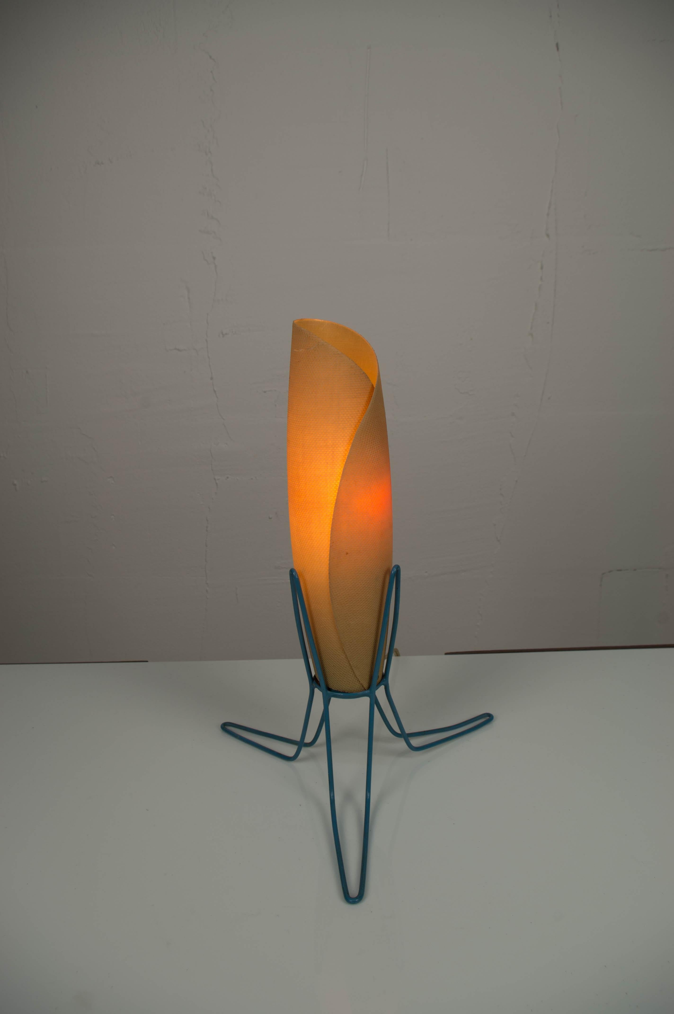 Ère spatiale Lampe de table Rocket:: années 1960 en vente