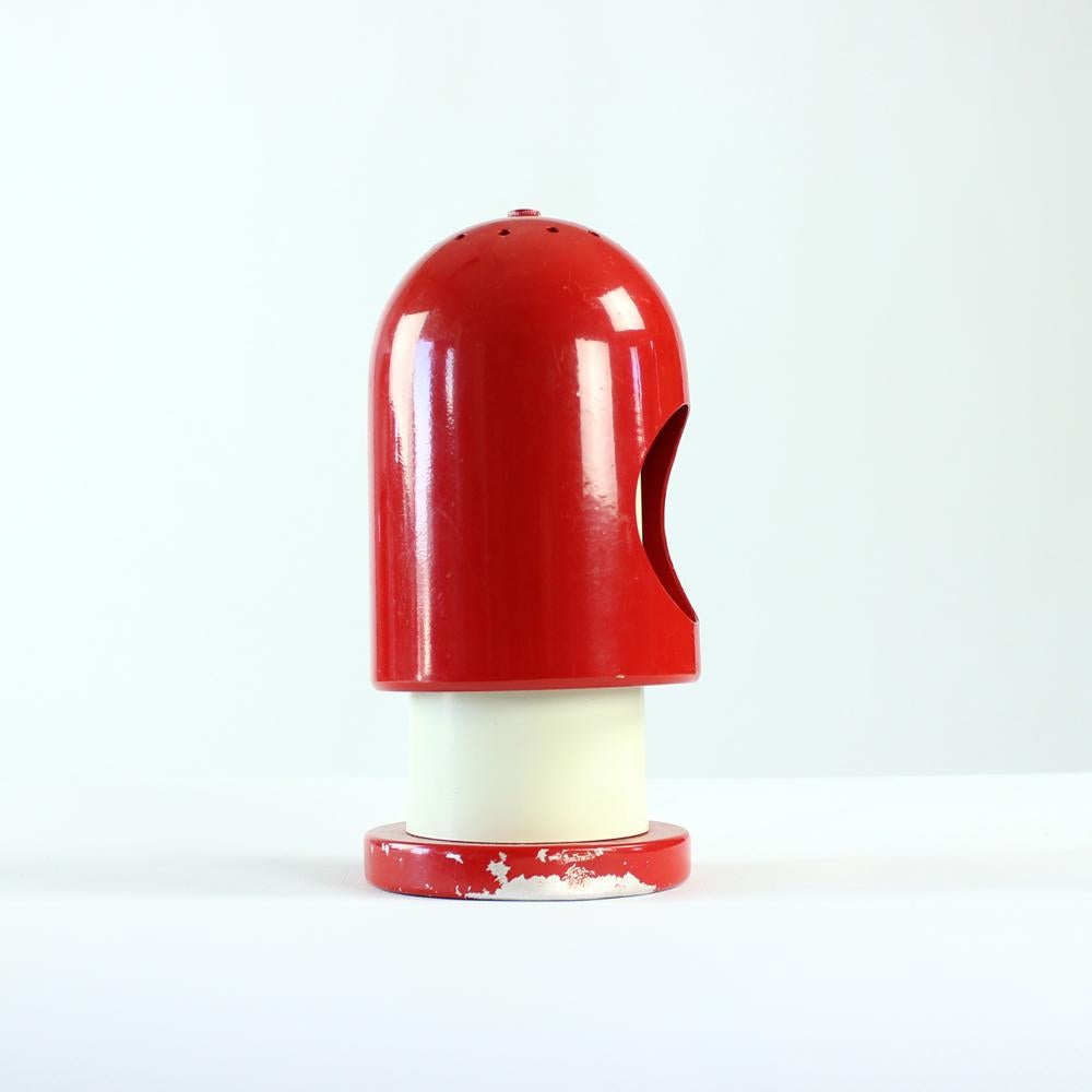 Rocket Table Lamp in Red & Cream Metal, Austria, 1970s In Good Condition For Sale In Zohor, SK