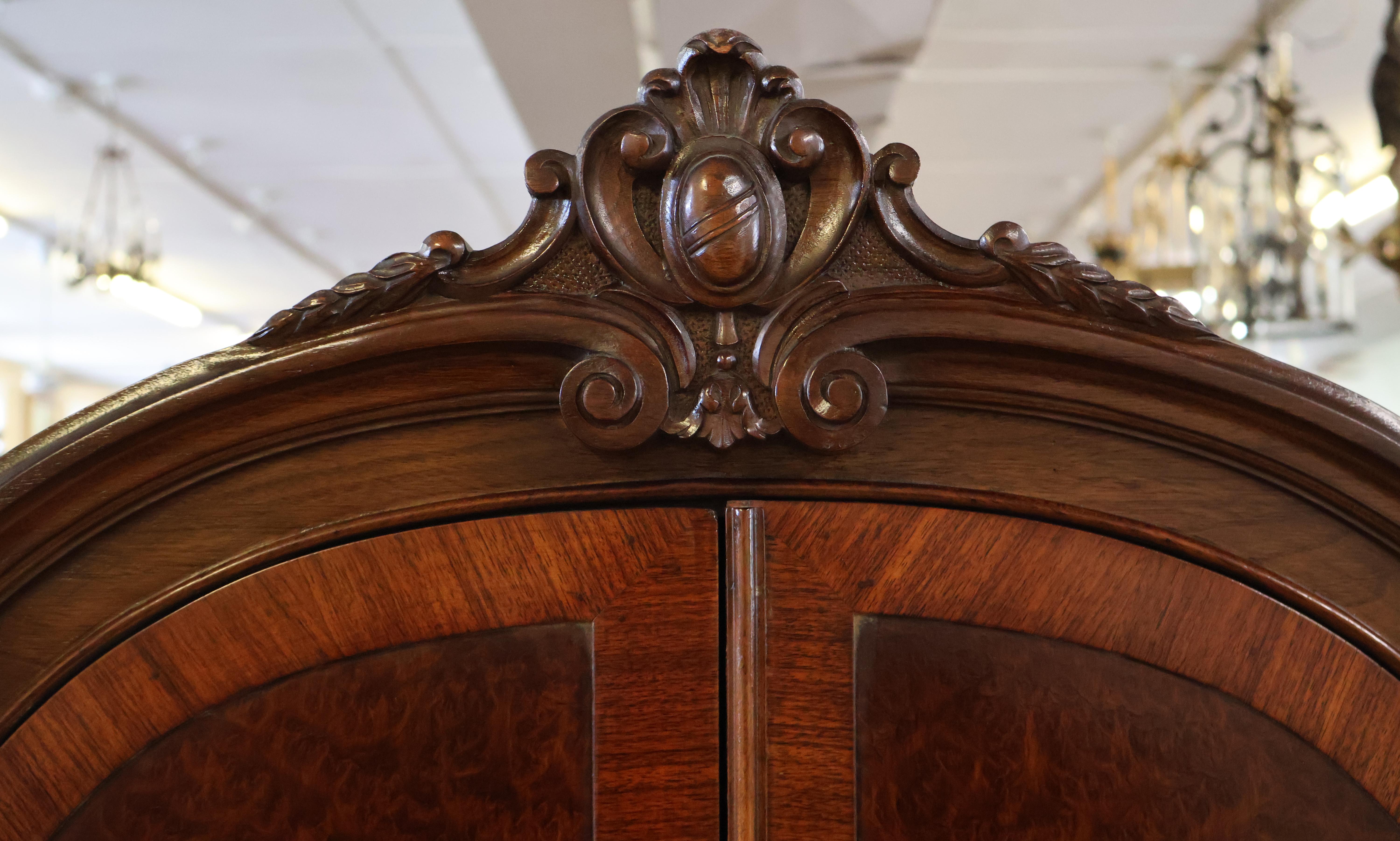 Rockford Burled Walnut & Satinwood Inlaid Louis XV Style Liquor China Cabinet  For Sale 10