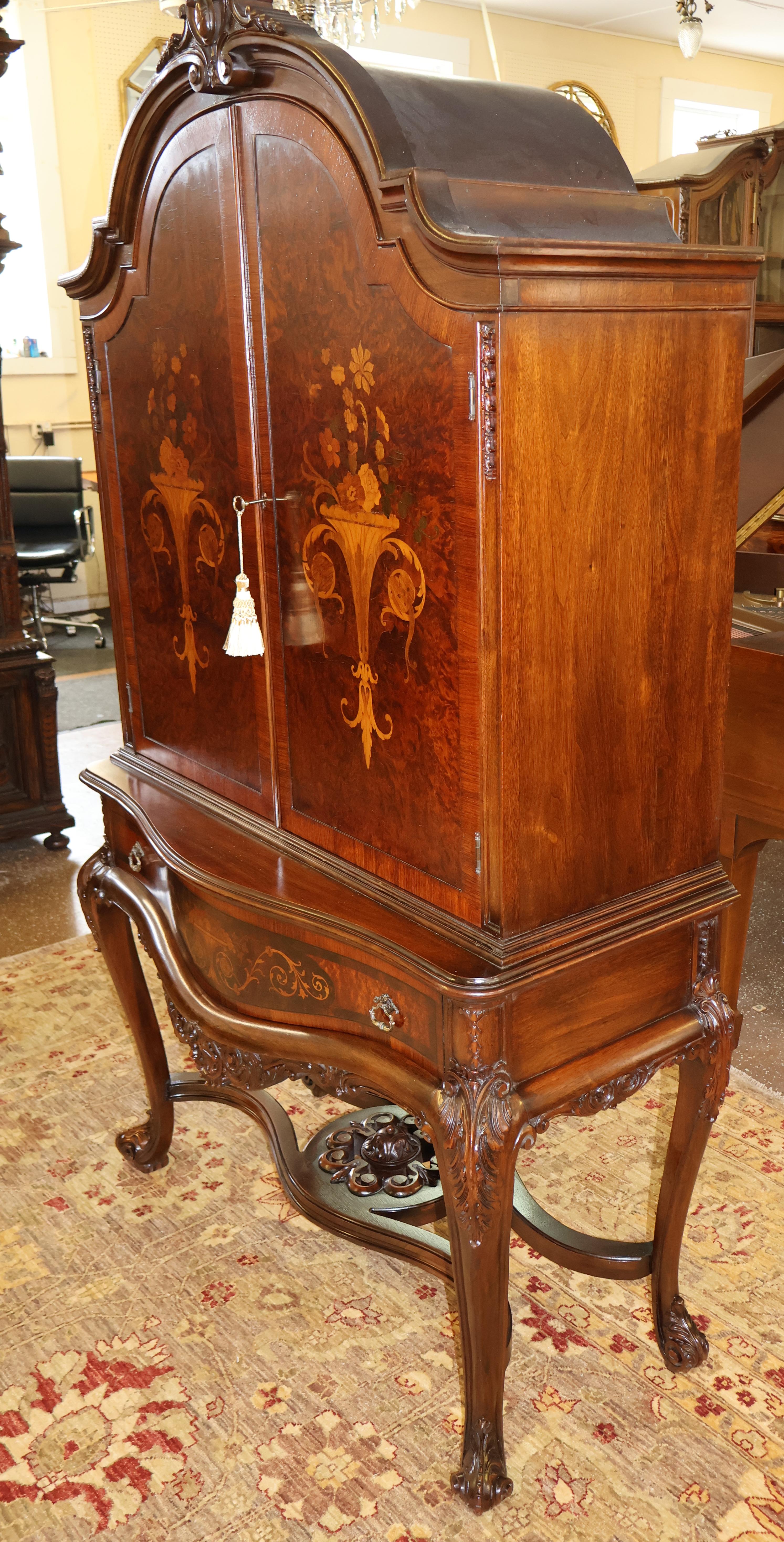 Rockford Burled Walnut & Satinwood Inlaid Louis XV Style Liquor China Cabinet  For Sale 12