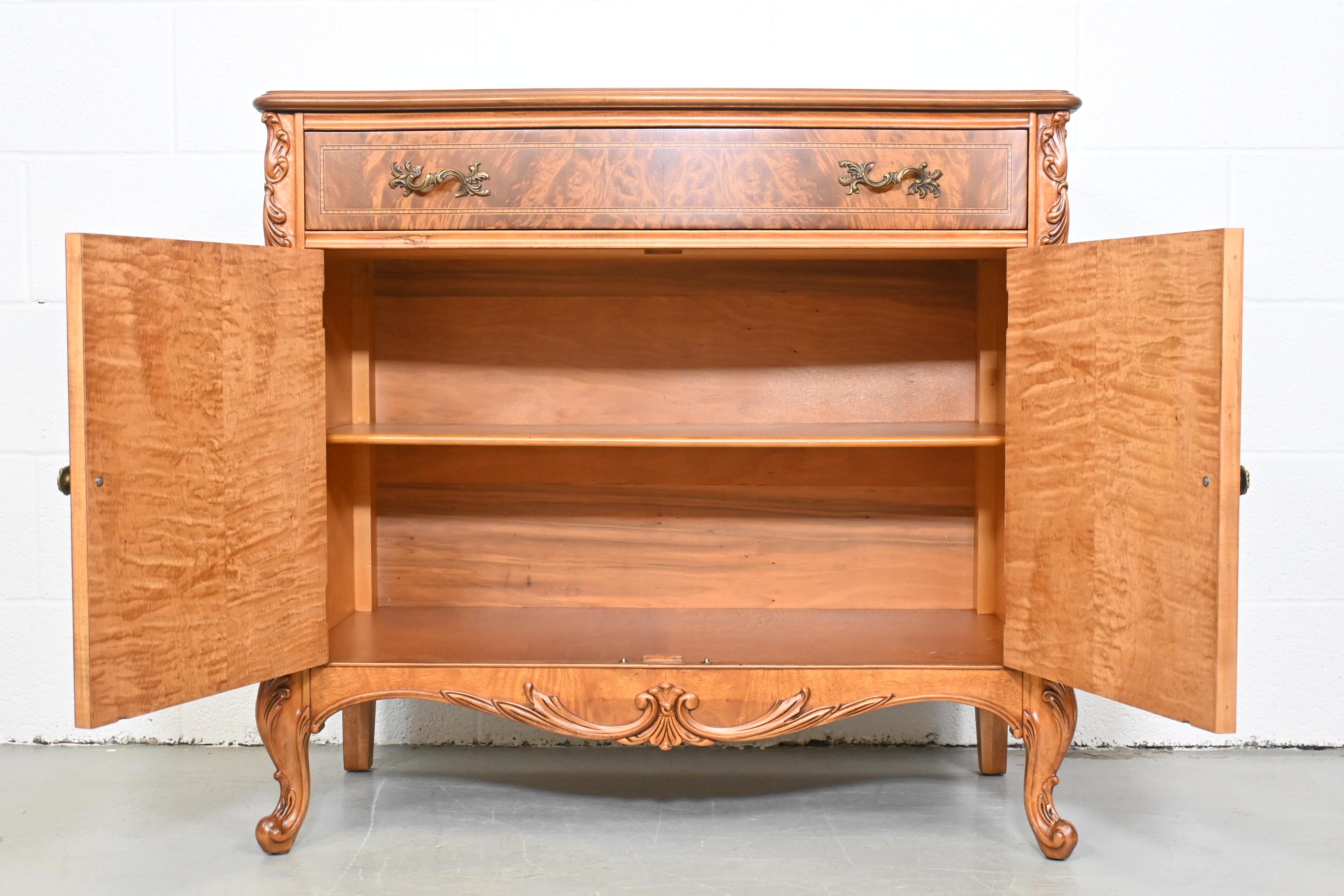 Rockford Furniture Co French Burl Wood Sideboard In Excellent Condition In Morgan, UT