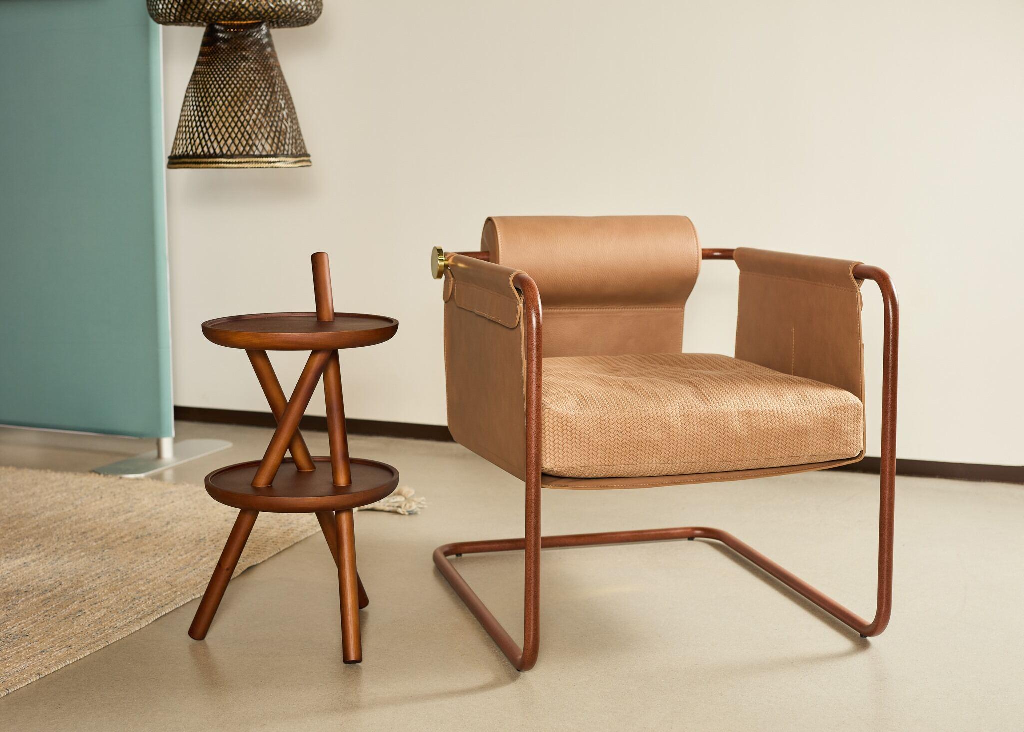 Fauteuil à bascule de Bruno de Carvalho - Cuir et métal brésilien contemporain en vente 4