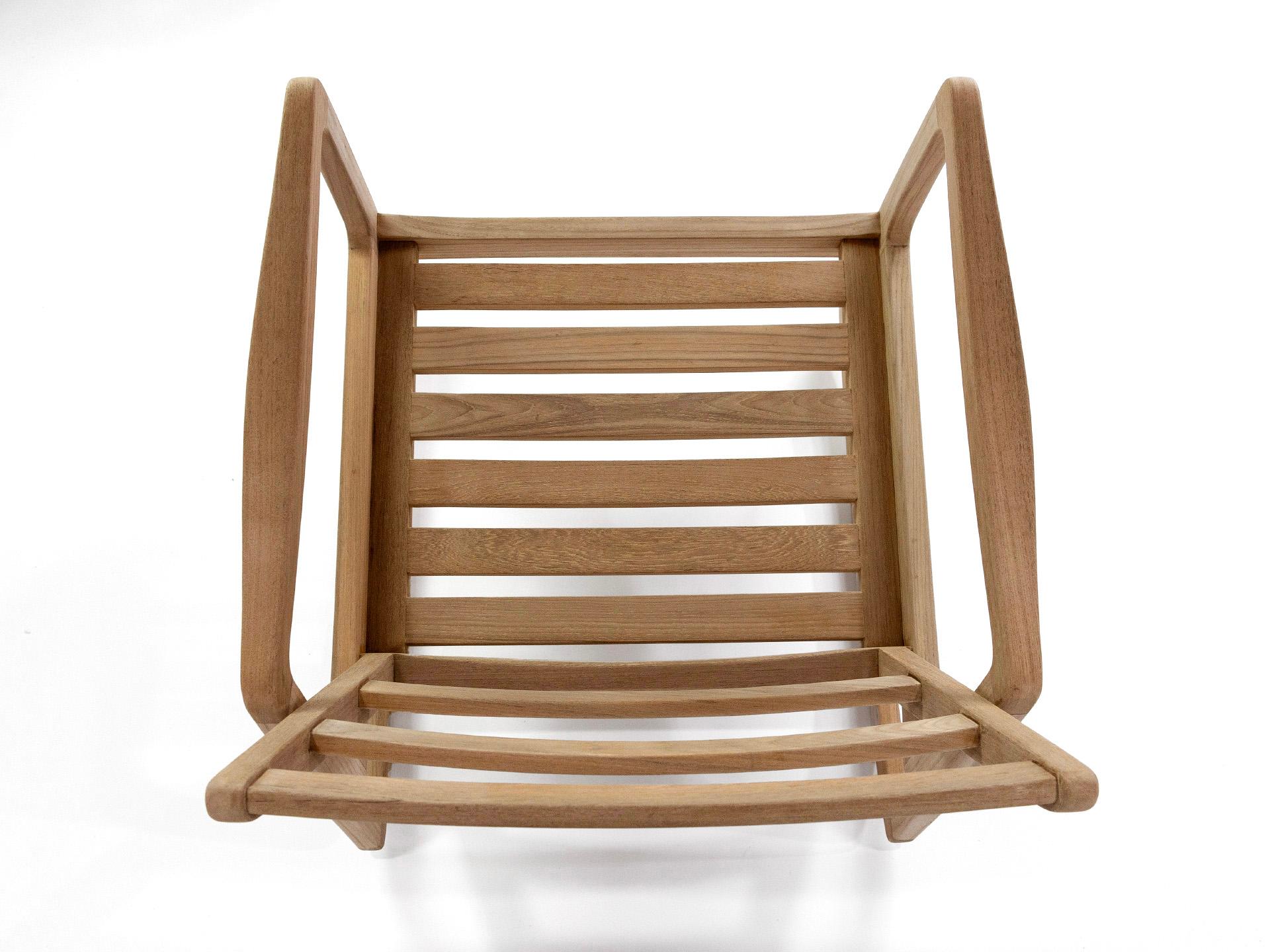 ROCKING ARMCHAIR in solid teak for indoor-outdoor Mid-20th Century In New Condition For Sale In East Hampton, NY